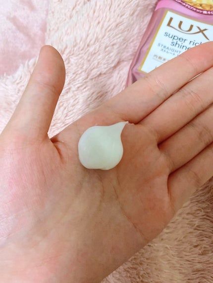 スーパーリッチシャイン ストレートビューティー うねりケアトリートメント/LUX/洗い流すヘアトリートメントを使ったクチコミ(2枚目)