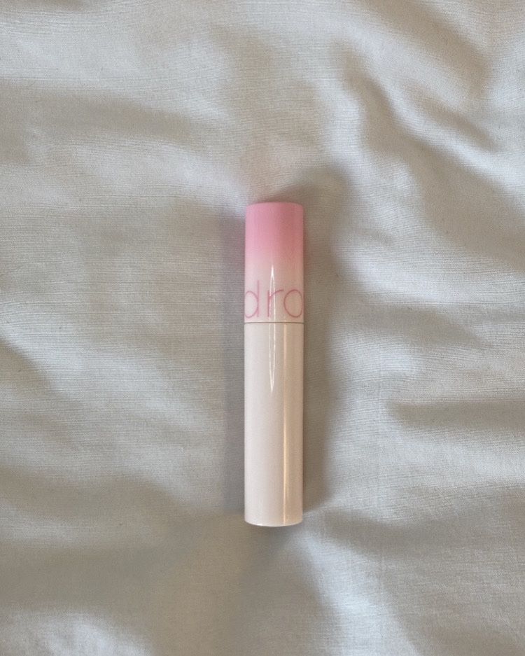 ジューシーラスティングティント/rom&nd/リップティントを使ったクチコミ（2枚目）