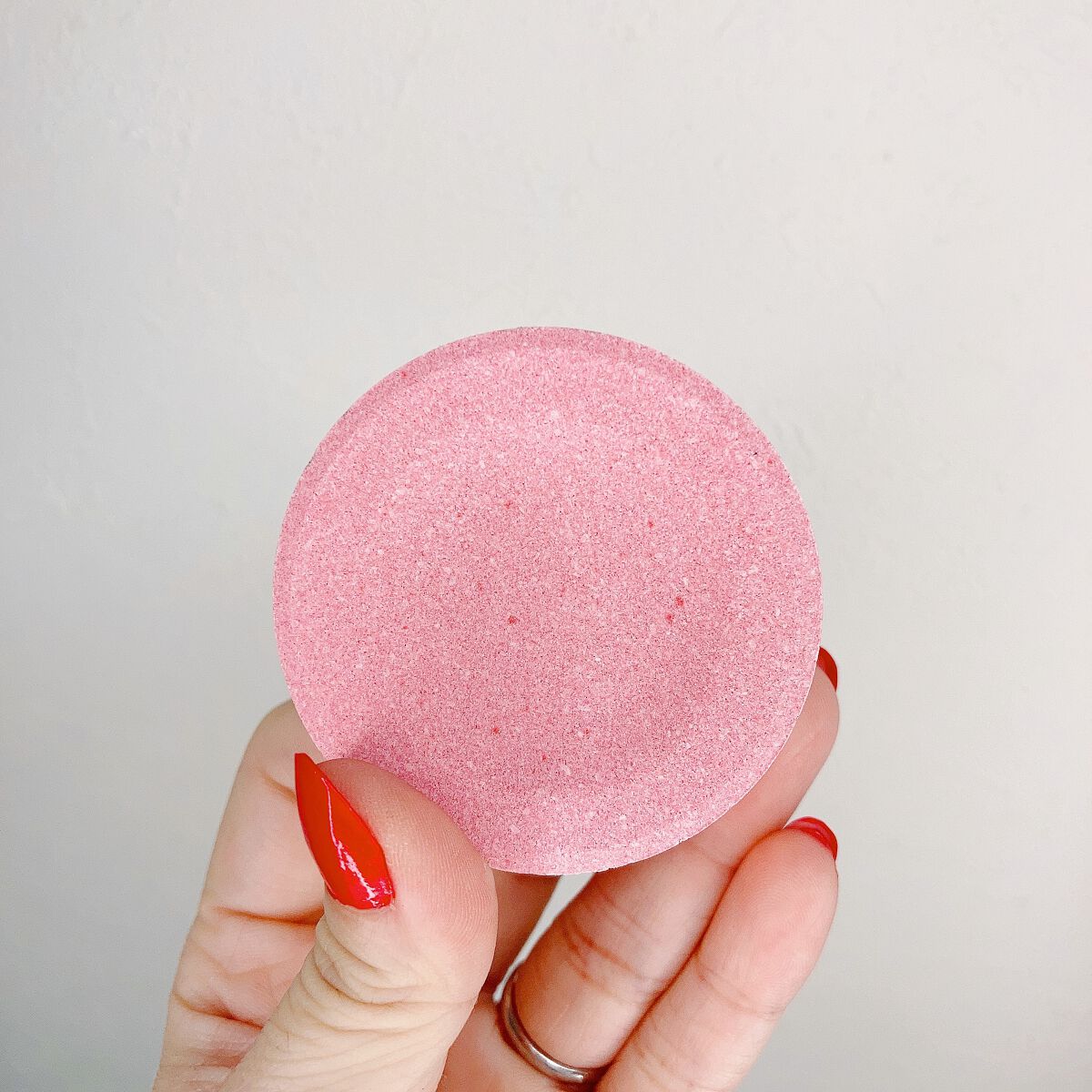 クナイプ スパークリングタブレット オレンジ・リンデンバウム ＜菩提樹＞の香り  1錠入り/クナイプ/炭酸系入浴剤を使ったクチコミ（3枚目）