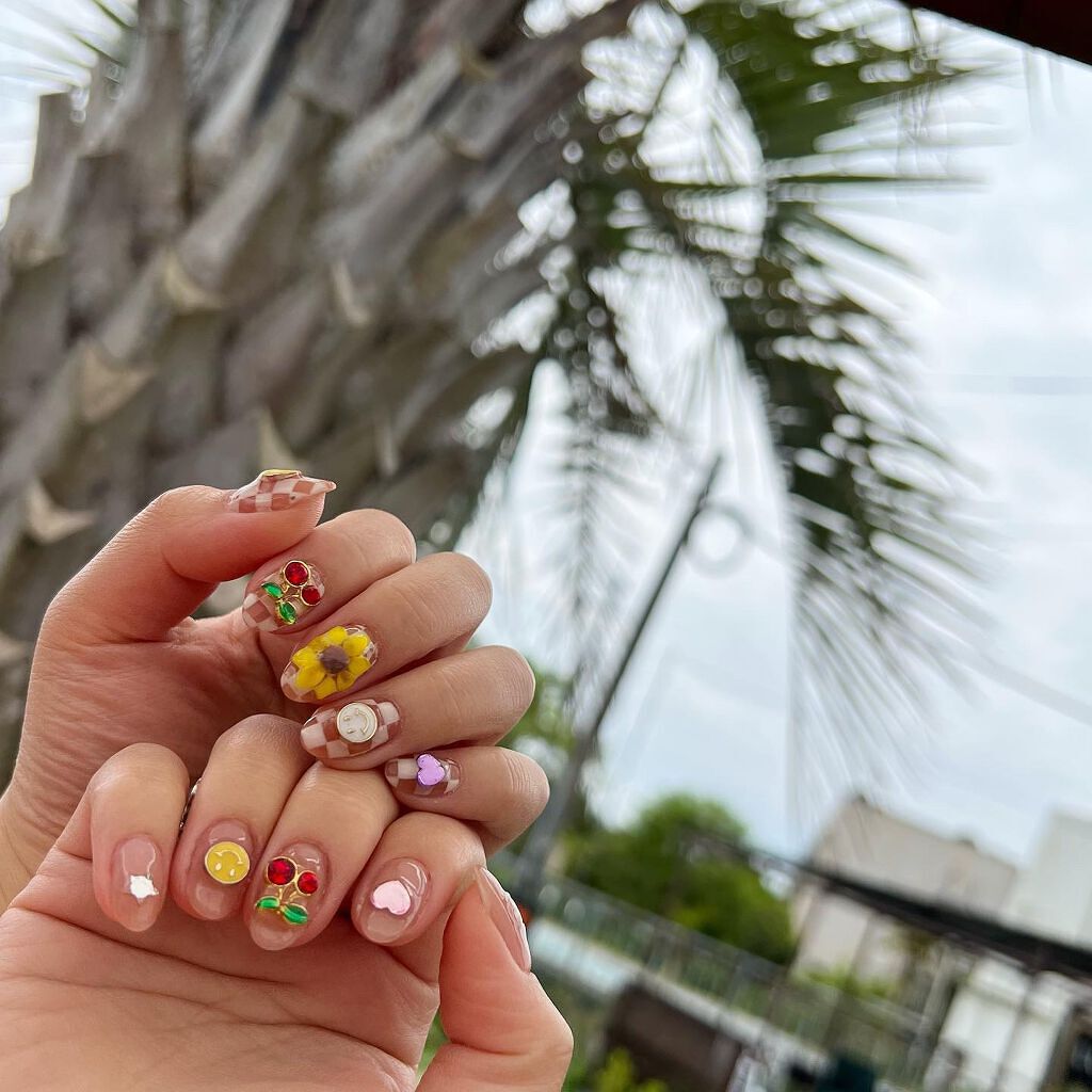 #夏ネイル,#ネイル,#ニュアンスネイル,#スカルプネイル,#ジェルネイル,#ママネイル,#ギャルネイル,#大人ネイル,#派手ネイル,#やり放題ネイルのネイルデザイン