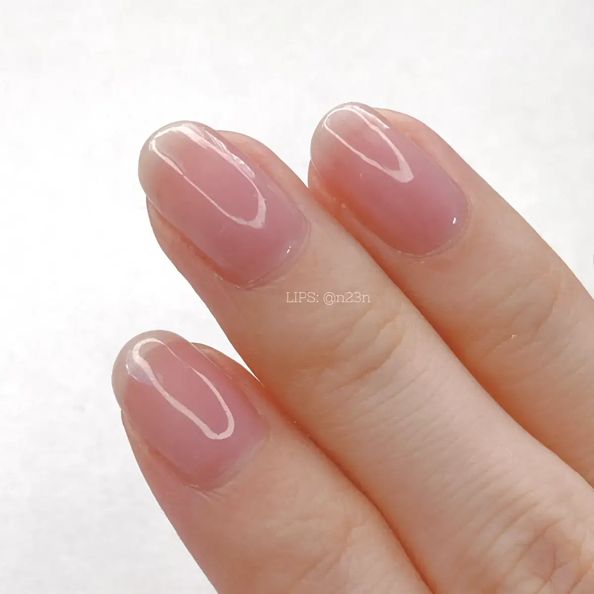 薄くて弱い爪をお家のケアで強くする!おすすめの方法&アイテムを紹介のサムネイル