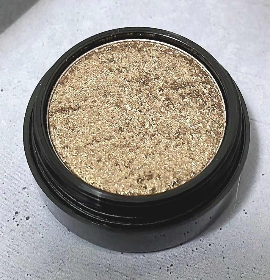 セルフィーフィックスピグメント/Witch's Pouch/単色アイシャドウを使ったクチコミ(4枚目)