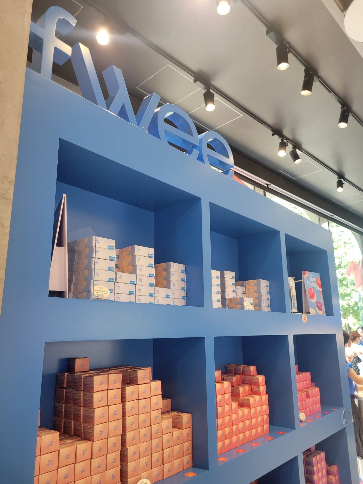 フィー 3Dボリューミンググロス/fwee/リップグロスを使ったクチコミ(1枚目)