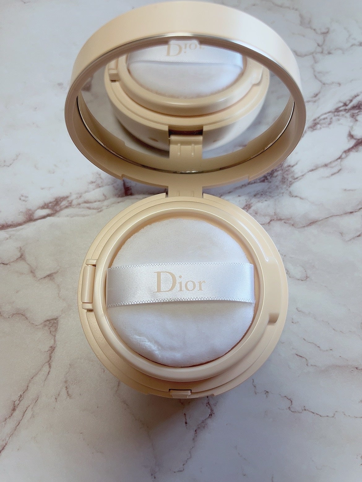 ディオールスキン フォーエヴァー クッション パウダー/Dior/ルースパウダーを使ったクチコミ(2枚目)