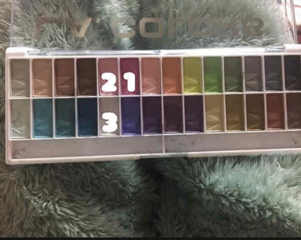 28カラー アイシャドーパレット/L.A.COLORS/アイシャドウパレットを使ったクチコミ(2枚目)