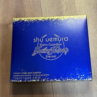 おはようございます☀️
すみれです🌼*･

届いたよー！!!
2022 ホリデーコフレ第1段- ̗̀📦 ̖́-

もう見た瞬間にこれは……!!ってなったのです。
shu uemura×セーラームーン
可