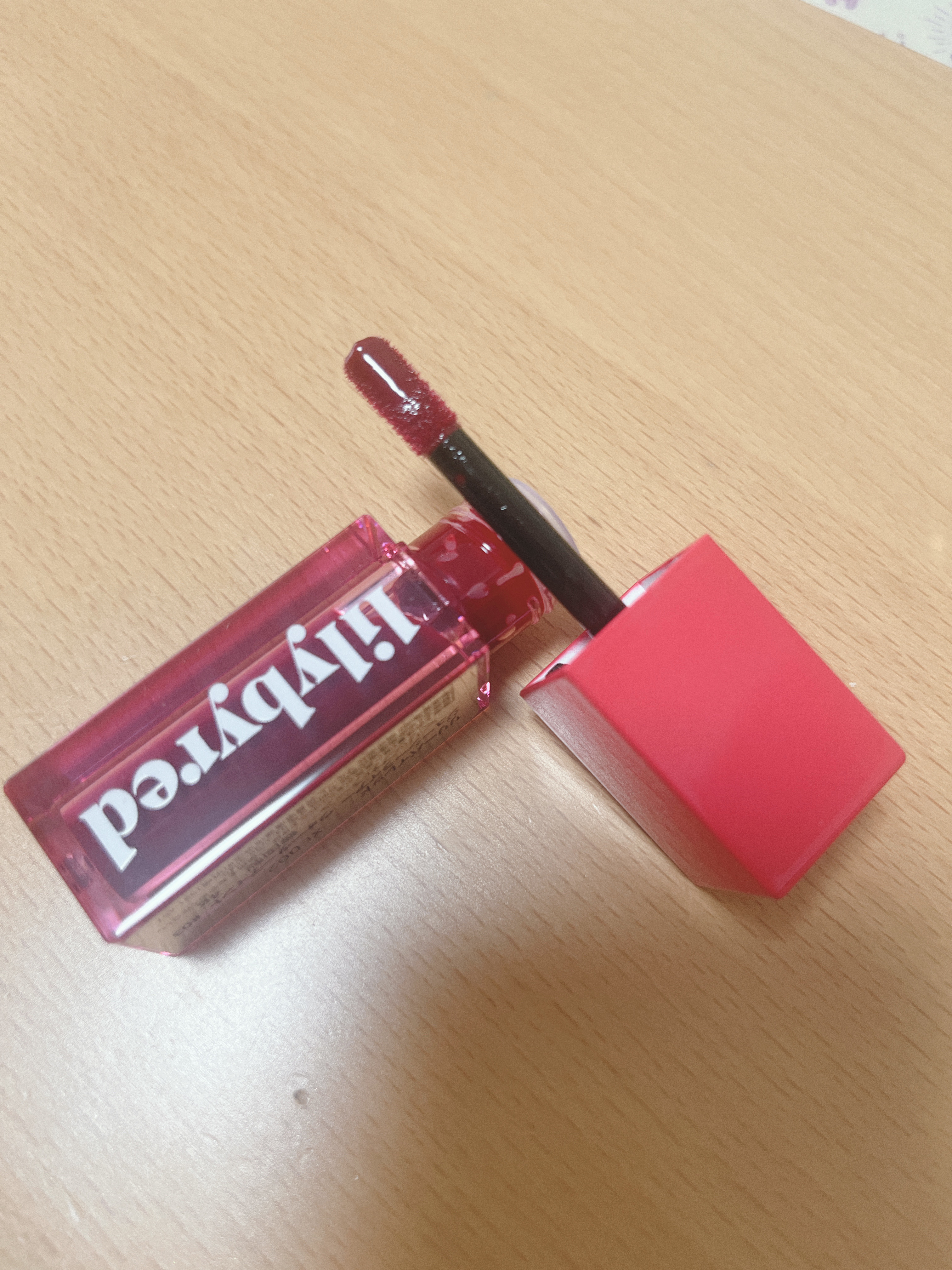 ジューシーライアー ウォーターティント 03 プラムマティーニ(PLUM MARTINI)/lilybyred/リップティントを使ったクチコミ（2枚目）