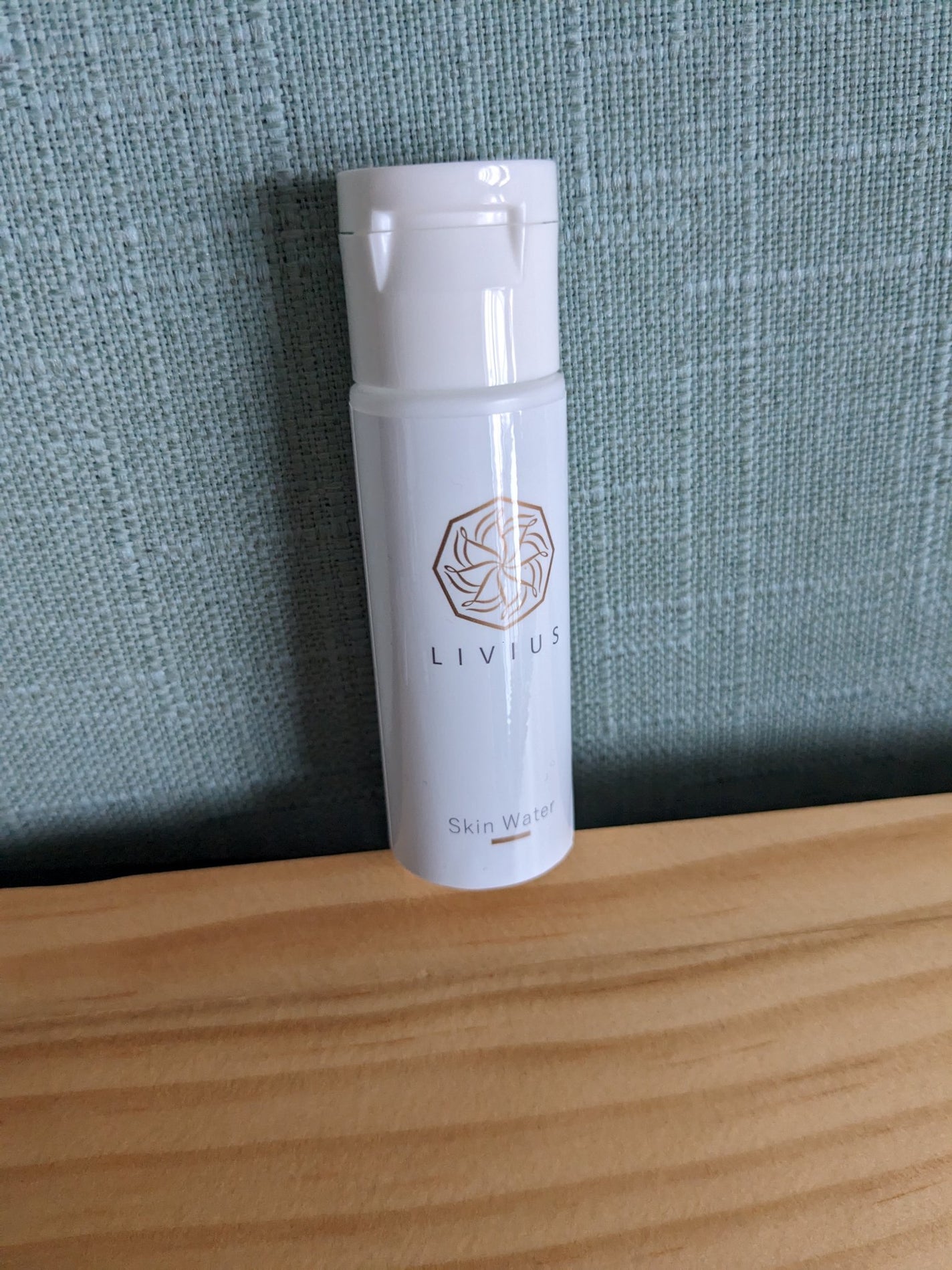 ましろ on LIPS 「お試しにとLIVIUSのトラベルキットを購入しましたLIVIU..」(3枚目)