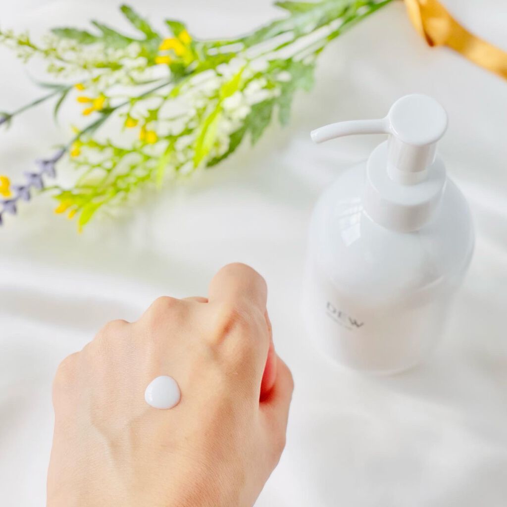 白色オイル/DEW/美容液を使ったクチコミ(5枚目)