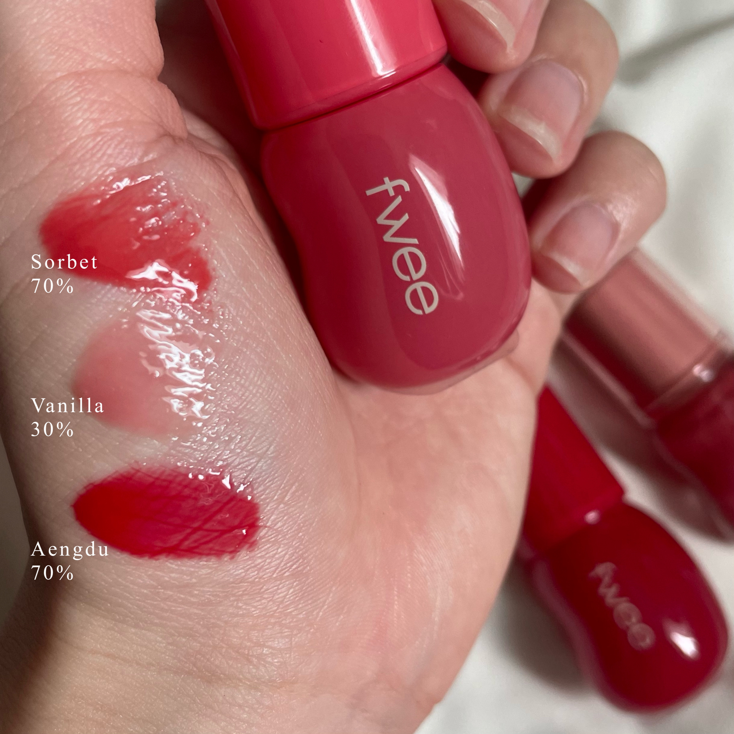 フィー 3Dボリューミンググロス/fwee/リップグロスを使ったクチコミ（2枚目）