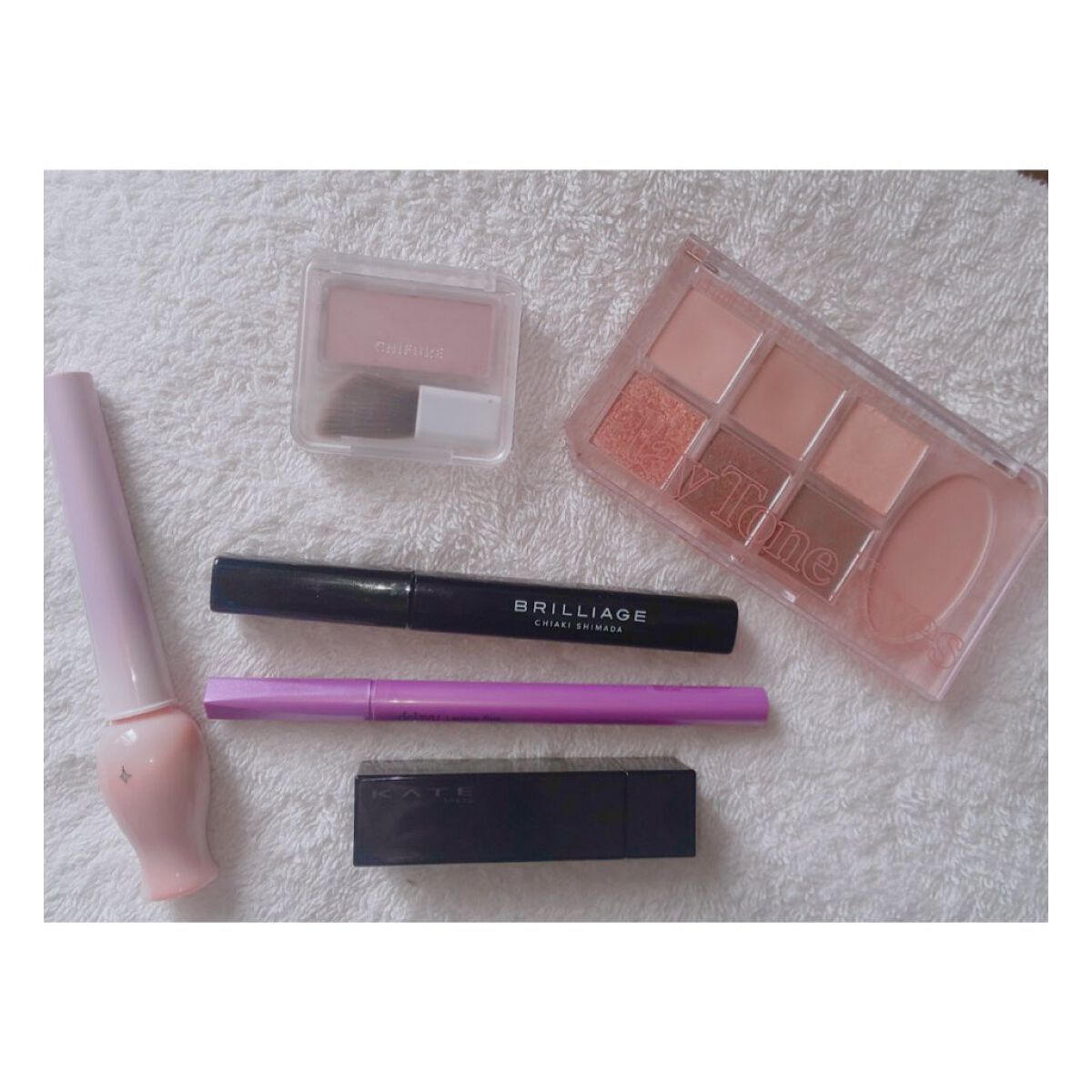 パレードオブライト　ホリデーメイクアップキット/ETUDE/メイクアップキットを使ったクチコミ（1枚目）