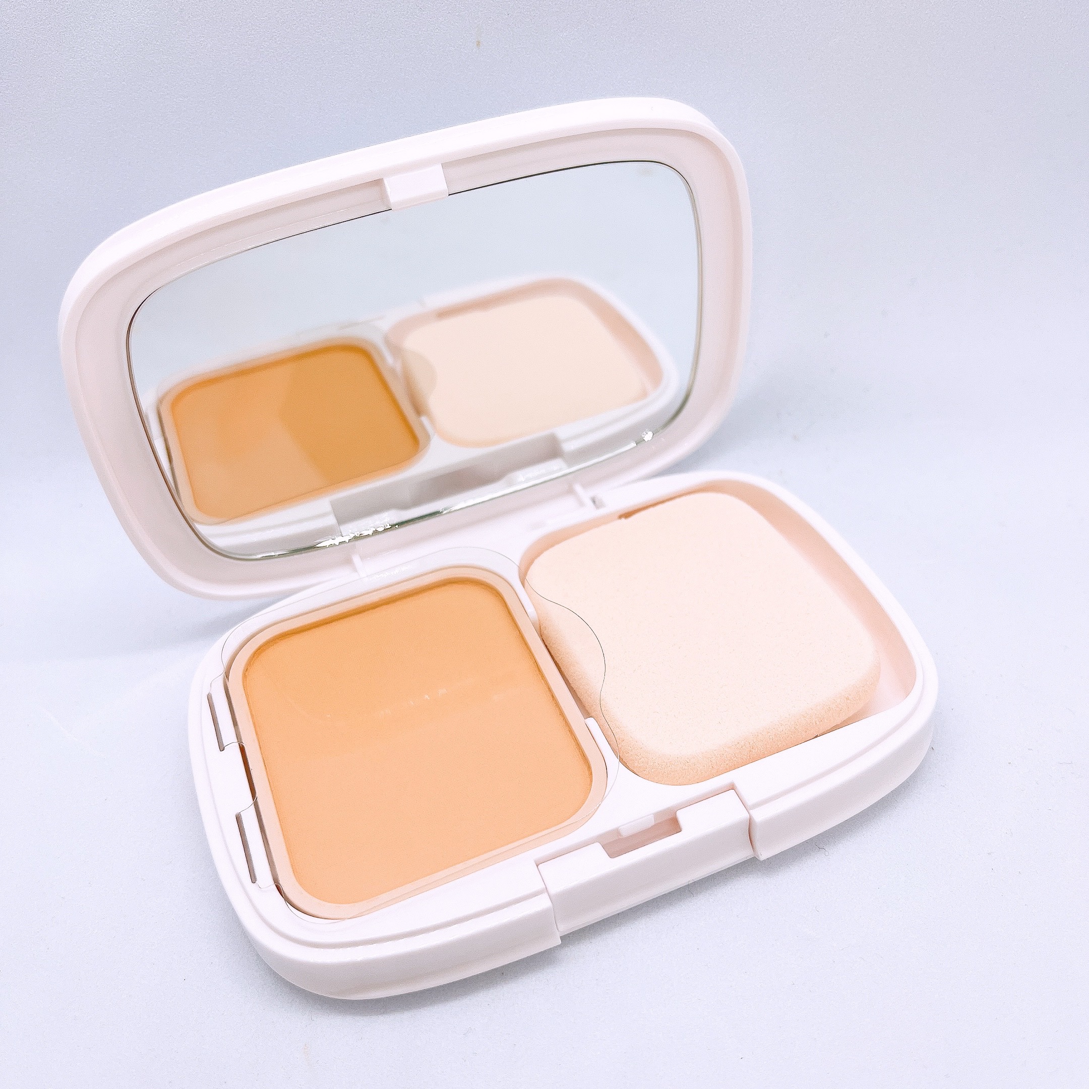 パウダーファンデーション 02 限定セット <スポンジ付き>+専用ケース/media luxe/パウダーファンデーションを使ったクチコミ（2枚目）