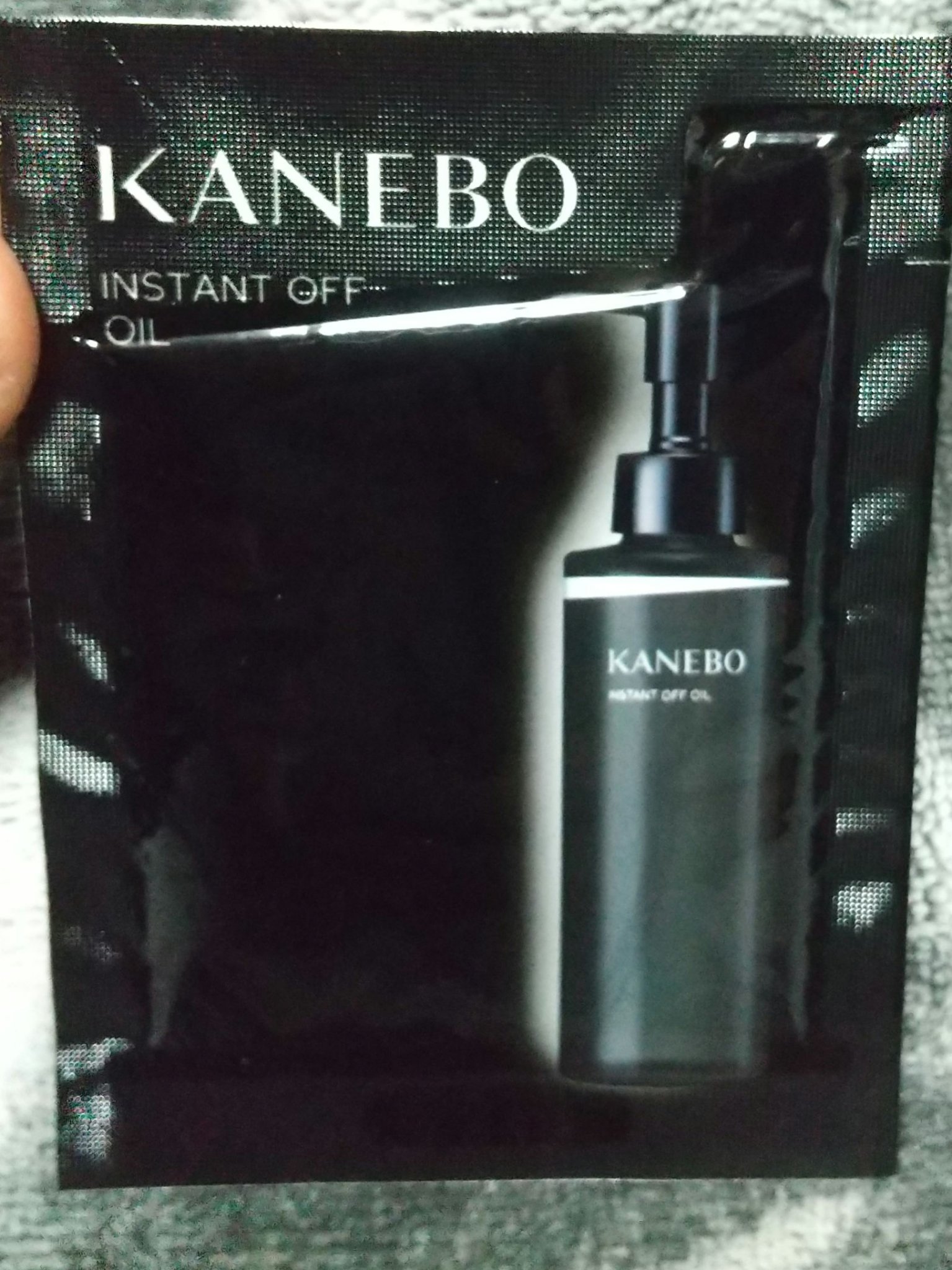 KANEBO インスタント　オフ　オイルのクチコミ「【使った商品】インスタント　オフ　オイル
【商品の特徴】クレンジングオイル
【使用感】サラサラ.....」（1枚目）