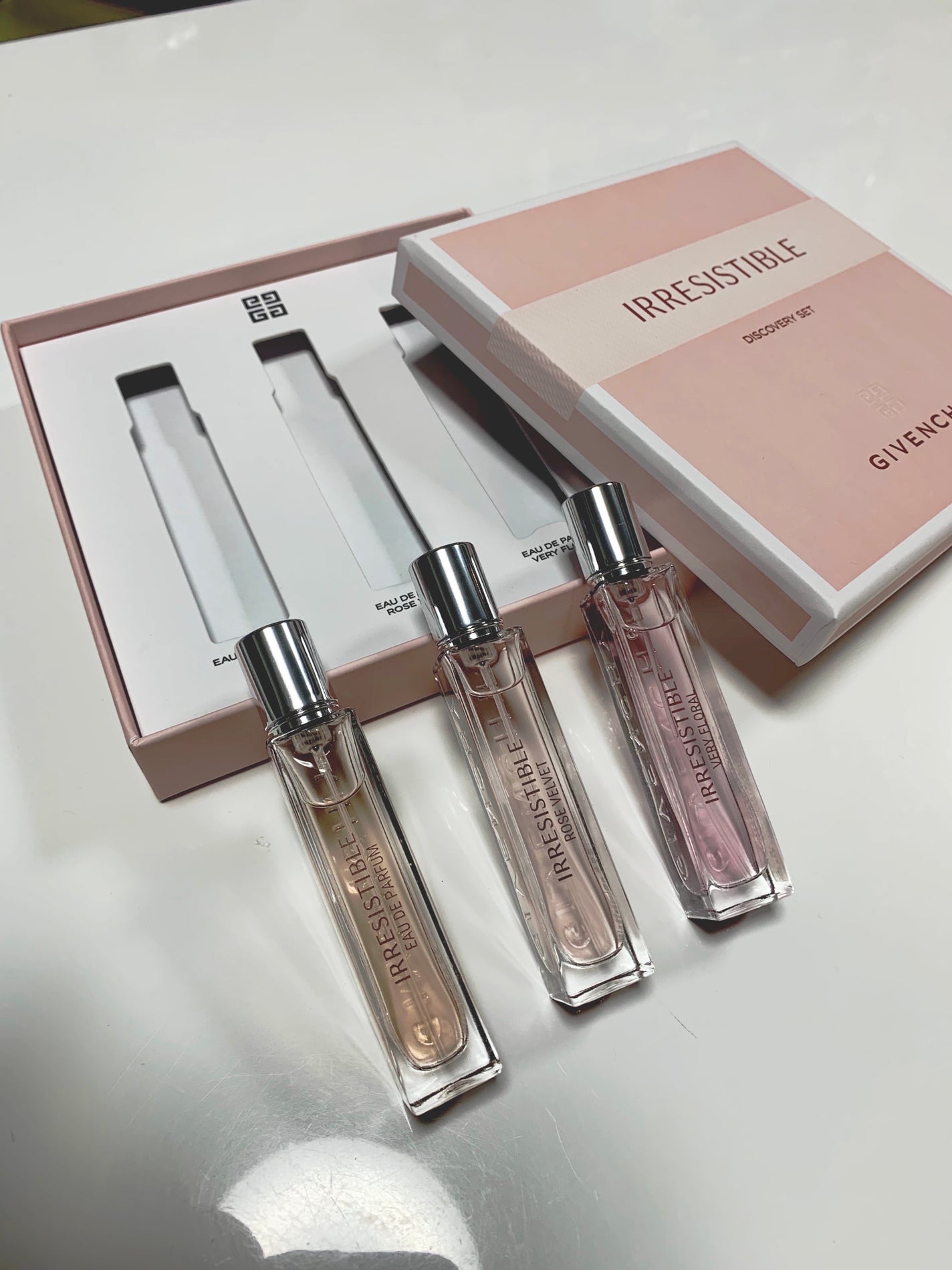 ななしゃ on LIPS 「🌸香水🌸GIVENCHYイレジスティブルディスカバリーセットを..」(2枚目)