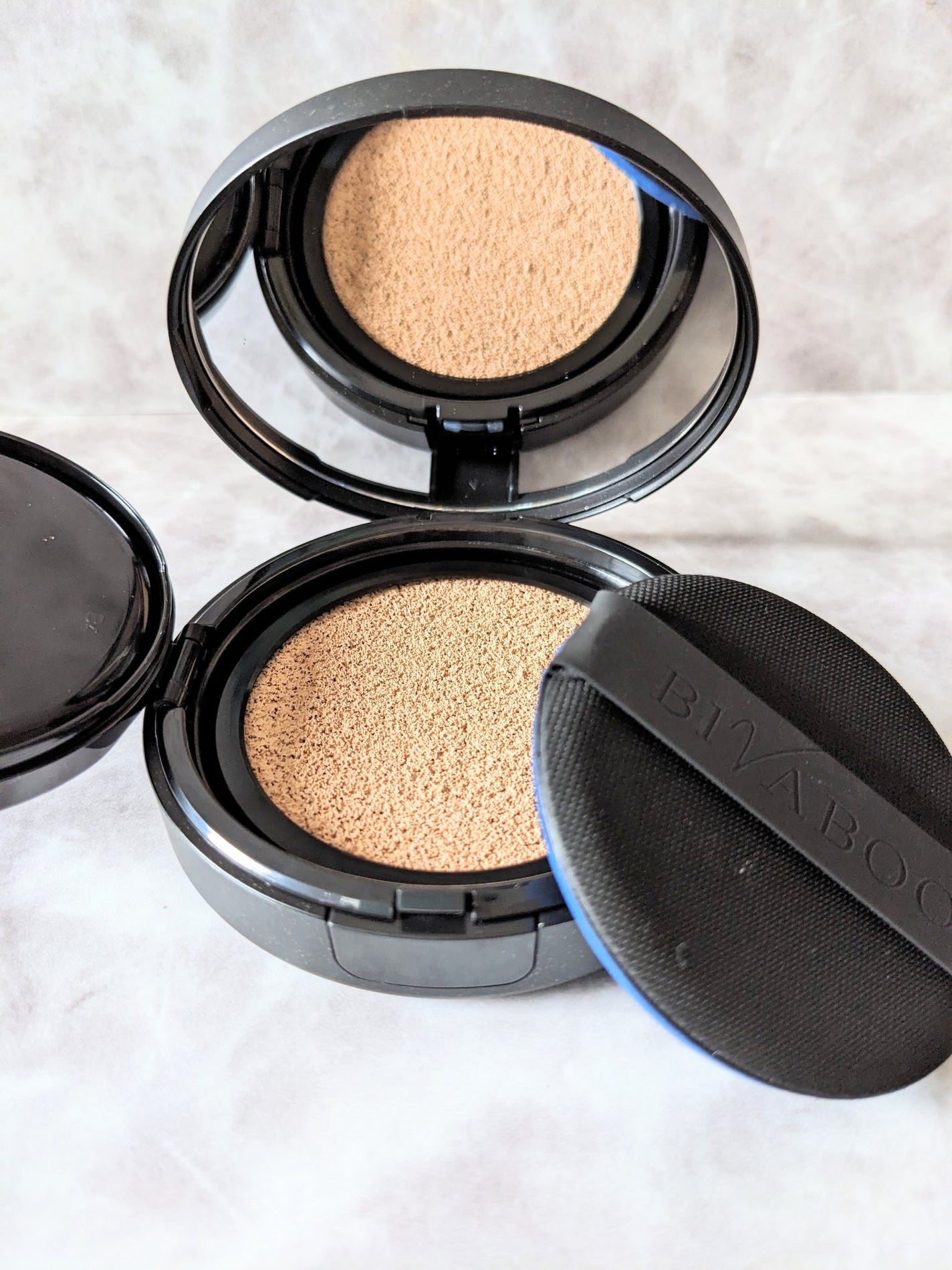 ベルベットジュエルクッション/BIVABOO/クッションファンデーションを使ったクチコミ(1枚目)