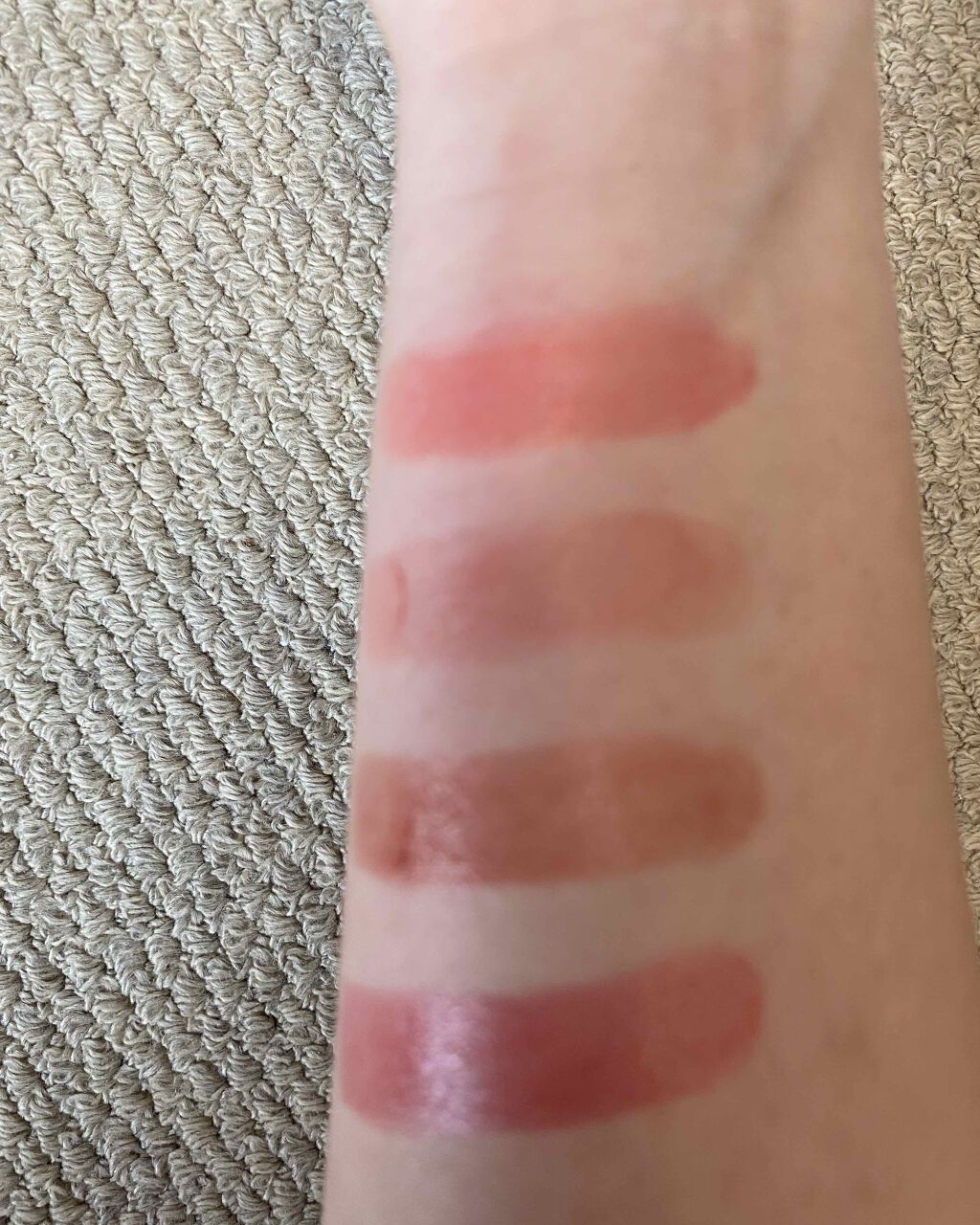 ラスティンググロスリップ/CEZANNE/口紅を使ったクチコミ(2枚目)