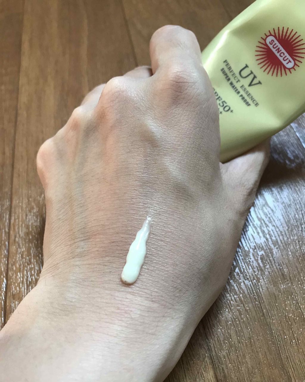 サンカットR パーフェクトUV エッセンス/サンカット®/日焼け止めローションを使ったクチコミ(3枚目)