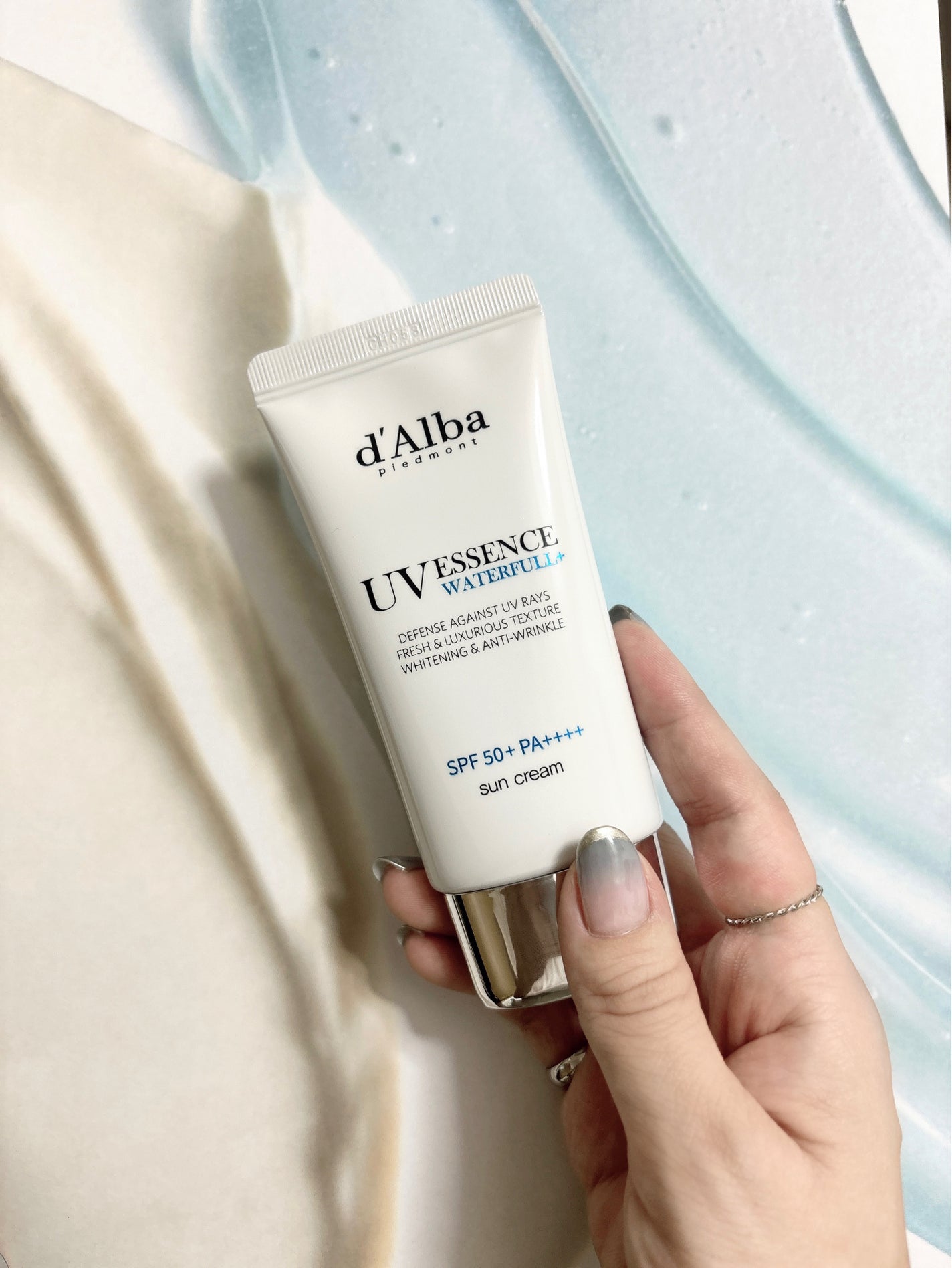 Lala on LIPS 「@dalba_japan「WaterfulEssenceSun..」(1枚目)