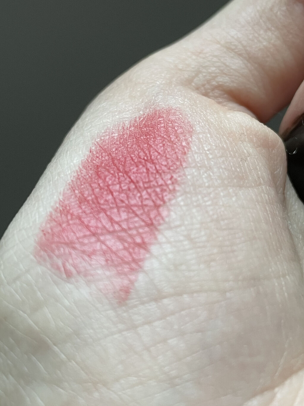 TOM FORD BEAUTY リップ カラー サテン マットのクチコミ「再投稿、ピンクパケのスウォッチ
写真全て無加工ノンフィルター
iPhoneノーマルカメラ📷

.....」（2枚目）