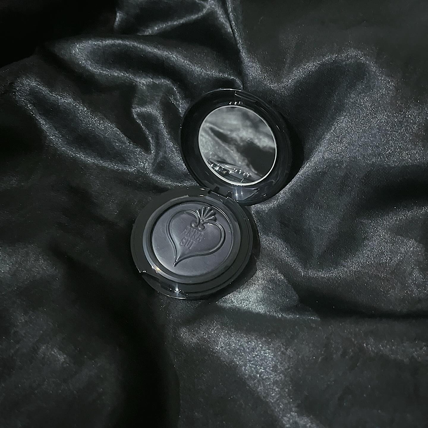 スイブラッククリームブラッシュ/ANNA SUI/ジェル・クリームチークを使ったクチコミ（1枚目）