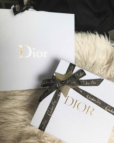 Dior ジャドール オードゥ パルファンのクチコミ「【ｰなりたい自分になれる香水💍ｰ】

つけると特別な女の子になったような気分の上がる香水です。.....」（3枚目）