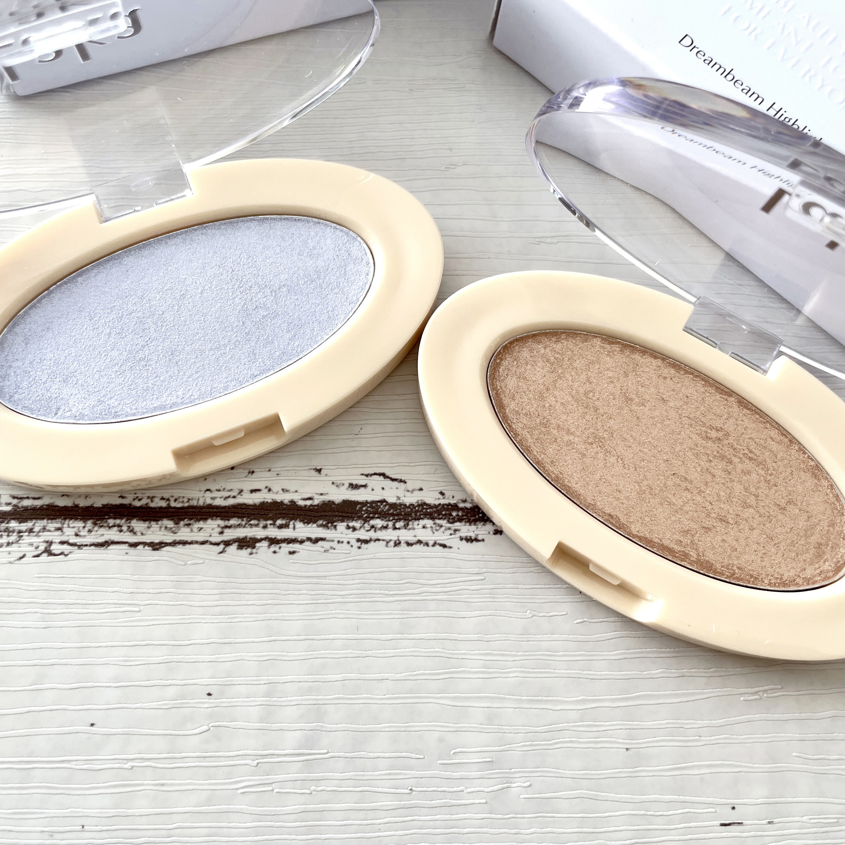 ドリームビームハイライター/Laka/パウダーハイライトを使ったクチコミ（2枚目）