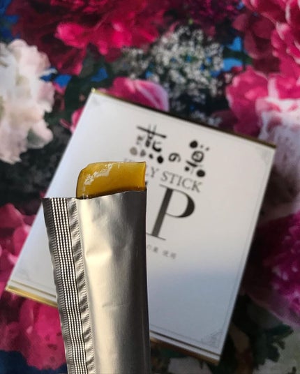 榎本みか on LIPS 「【特長】燕の巣ゼリースティックがアナタの美しさと健康のためにグ..」(4枚目)