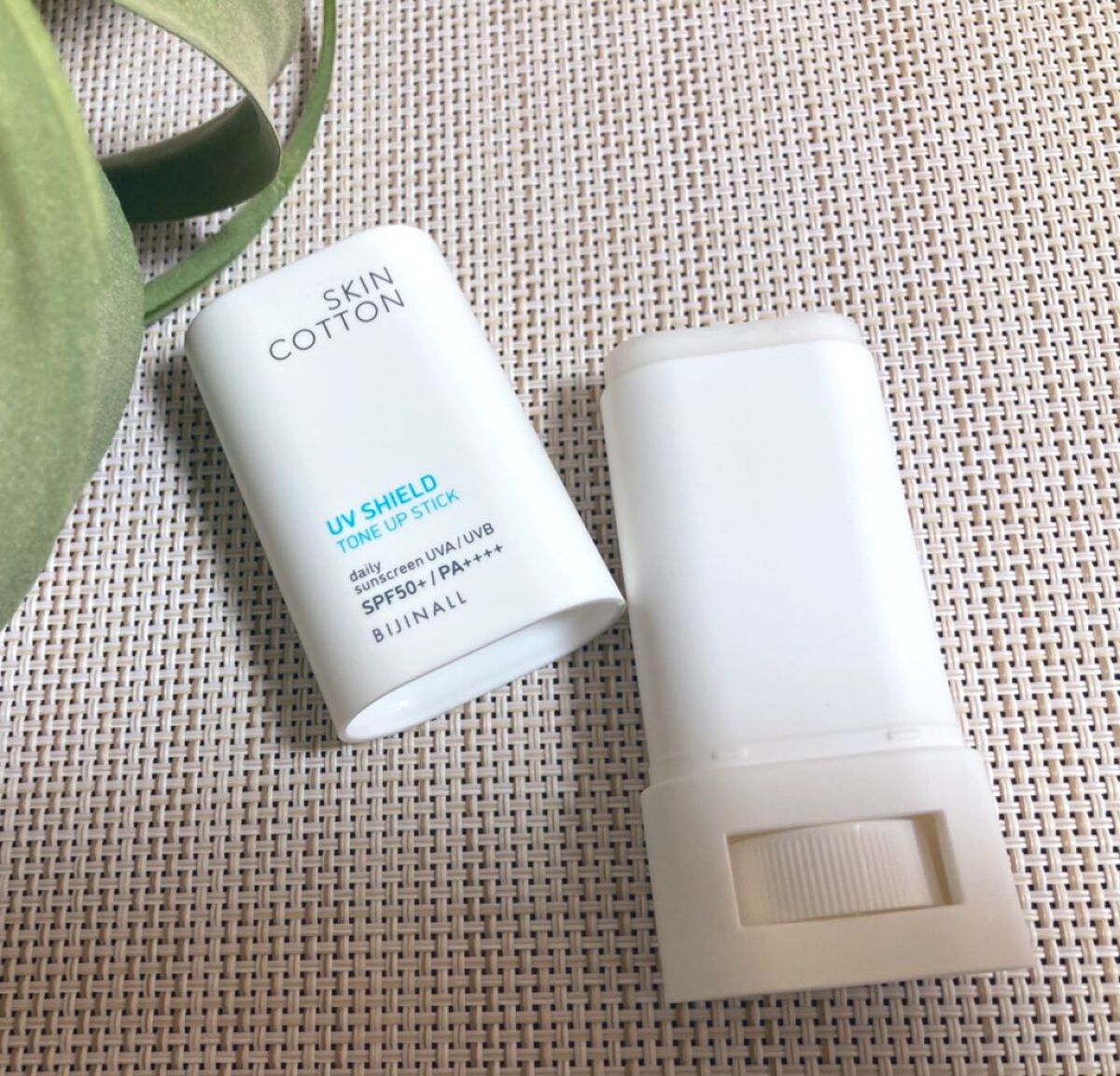 UVシールド トーンアップスティック/スキンコットン/日焼け止めスティックを使ったクチコミ(1枚目)