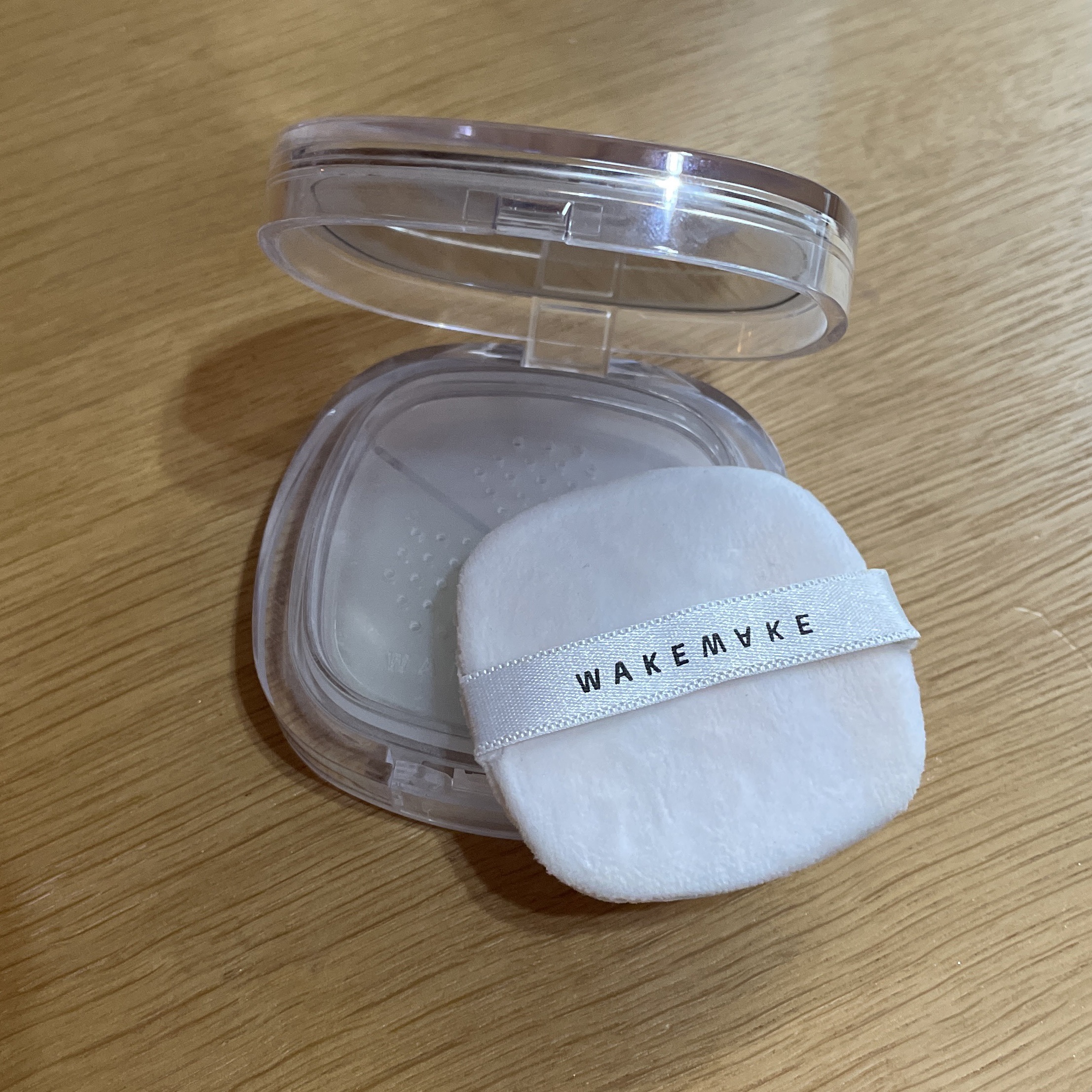 ステイフィクサーマルチカラーパウダー 01 ペールクリア/wakemake/ルースパウダーを使ったクチコミ（1枚目）