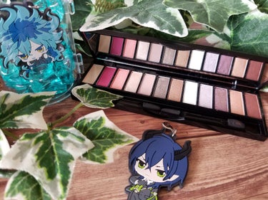 UR GLAM LUXE　12 COLORS EYESHADOW PALLET/U R GLAM/パウダーアイシャドウを使ったクチコミ（1枚目）