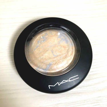 💟MAC ミネラライズスキンフィニッシュ ライトスカペード

ツヤ感がとても綺麗なハイライト！
私は鼻筋と目頭からクマにかけてと顎にのせています。

ソフトアンドジェントルと迷ったのですが、
BAさん曰