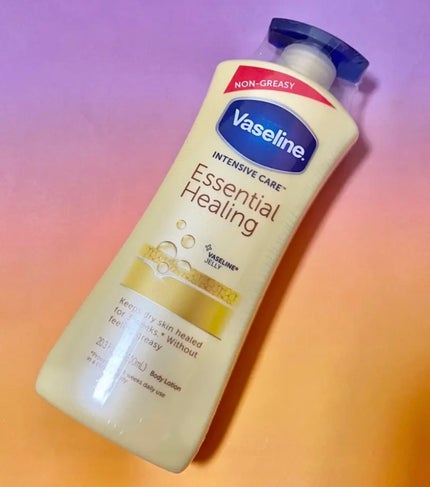 ヴァセリン トータルモイスチャーローションのクチコミ「ヴァセリン
トータルモイスチャーローション
敏感肌にもお使いいただける、ミルクタイプのボディ.....」(1枚目)