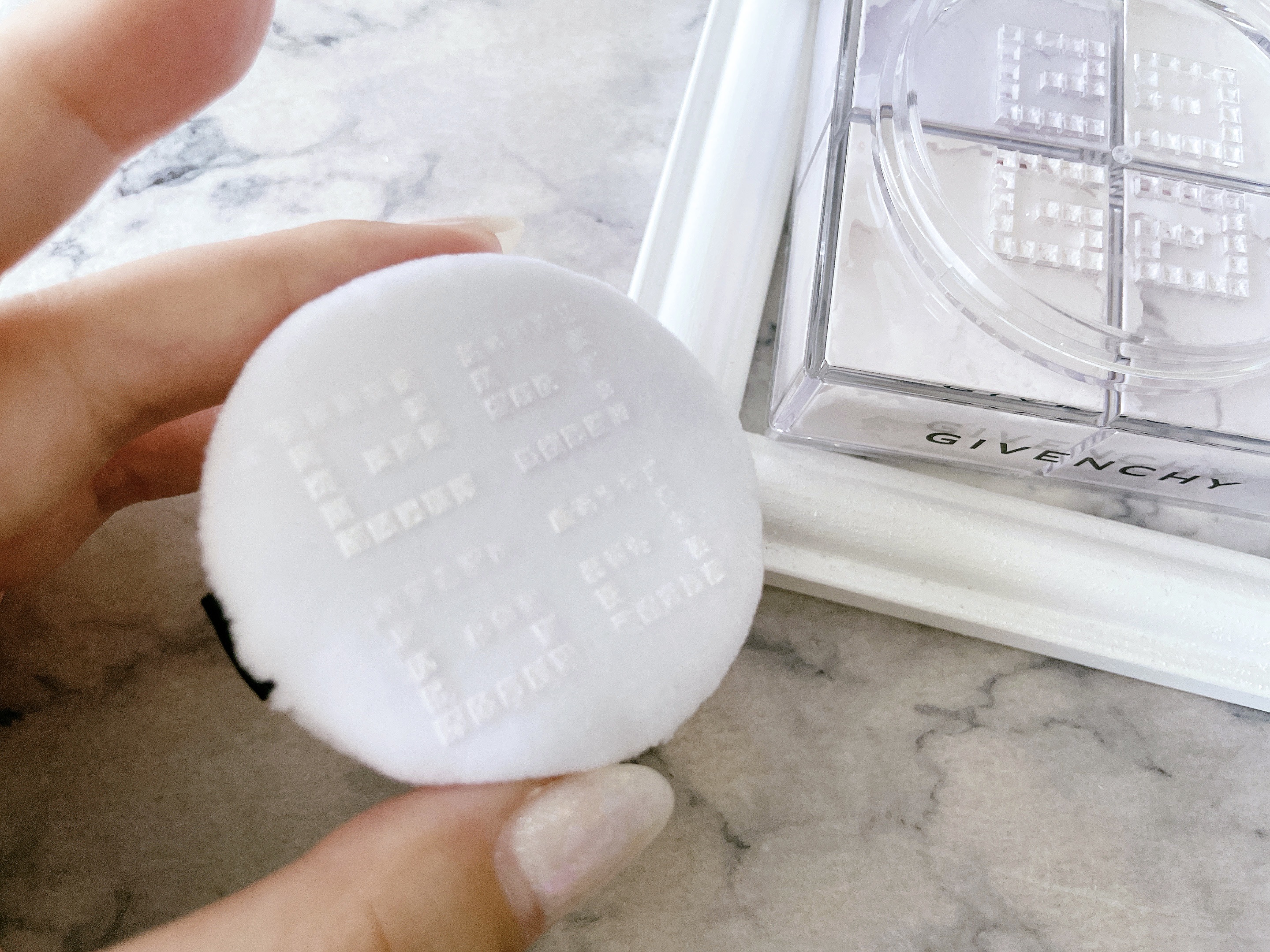 プリズム・リーブル/GIVENCHY/ルースパウダーを使ったクチコミ（3枚目）