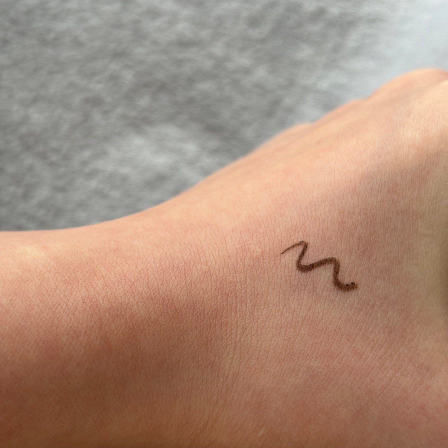 「密着アイライナー」極細クリームペンシル/デジャヴュ/ペンシルアイライナーを使ったクチコミ(2枚目)