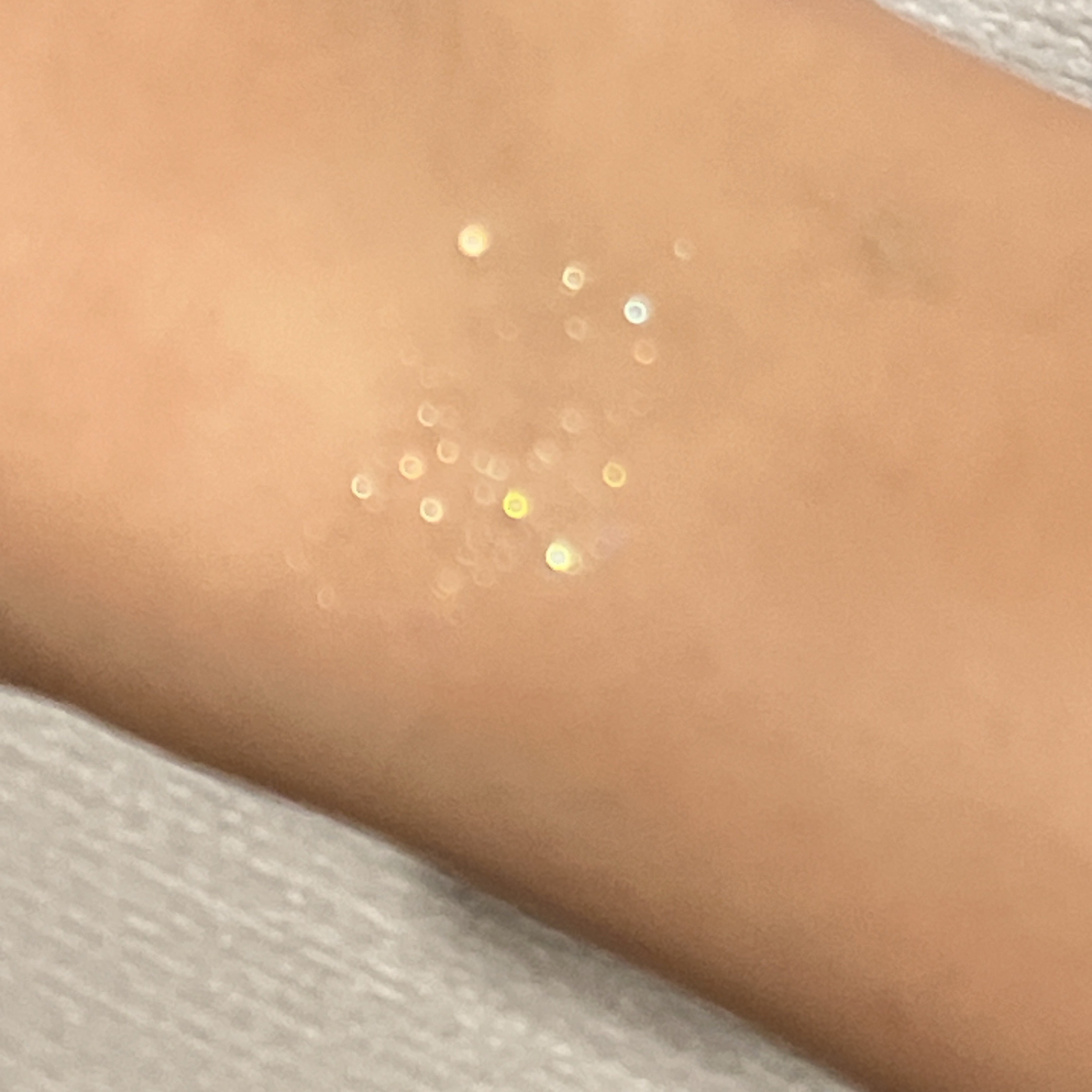 リキッド グリッター シャドウ 01 スターダスト(STARDUST)/rom&nd/グリッターを使ったクチコミ（2枚目）