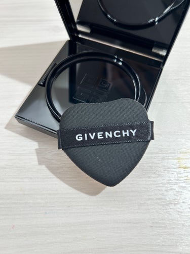 プリズム・リーブル・スキンケアリング・グロウ・クッション/GIVENCHY/クッションファンデーションを使ったクチコミ（3枚目）