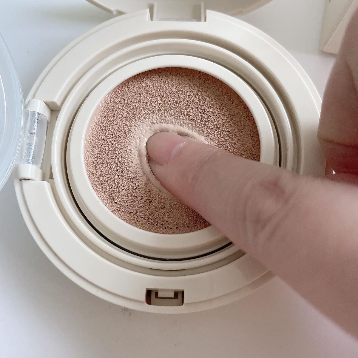 AKANE on LIPS 「SkiM(スキム)ルポクッションファンデーション✨SPF50・..」(2枚目)