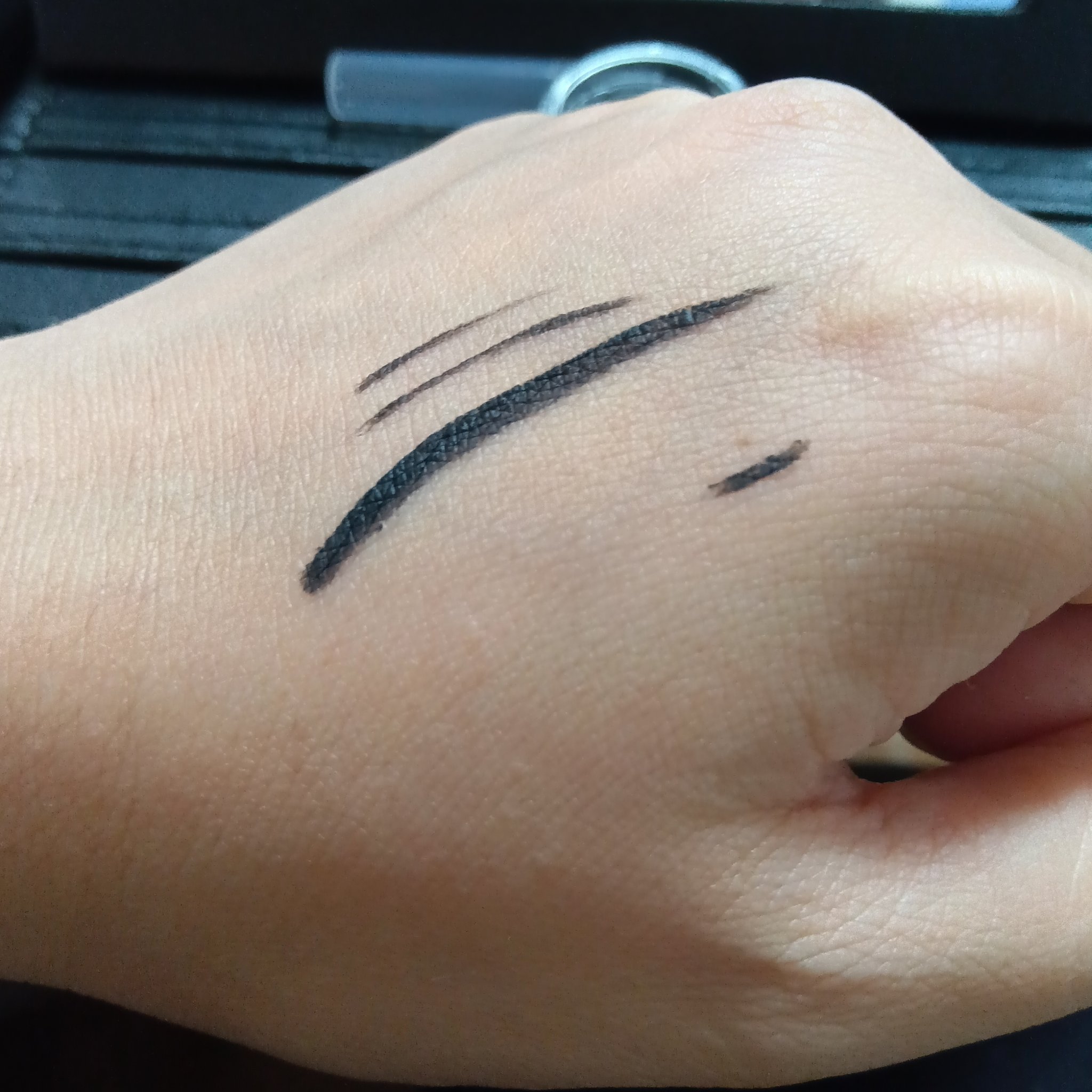 ラスティングジェルアイライナーZ BK-1 漆黒ブラック/KATE/ジェルアイライナーを使ったクチコミ（3枚目）