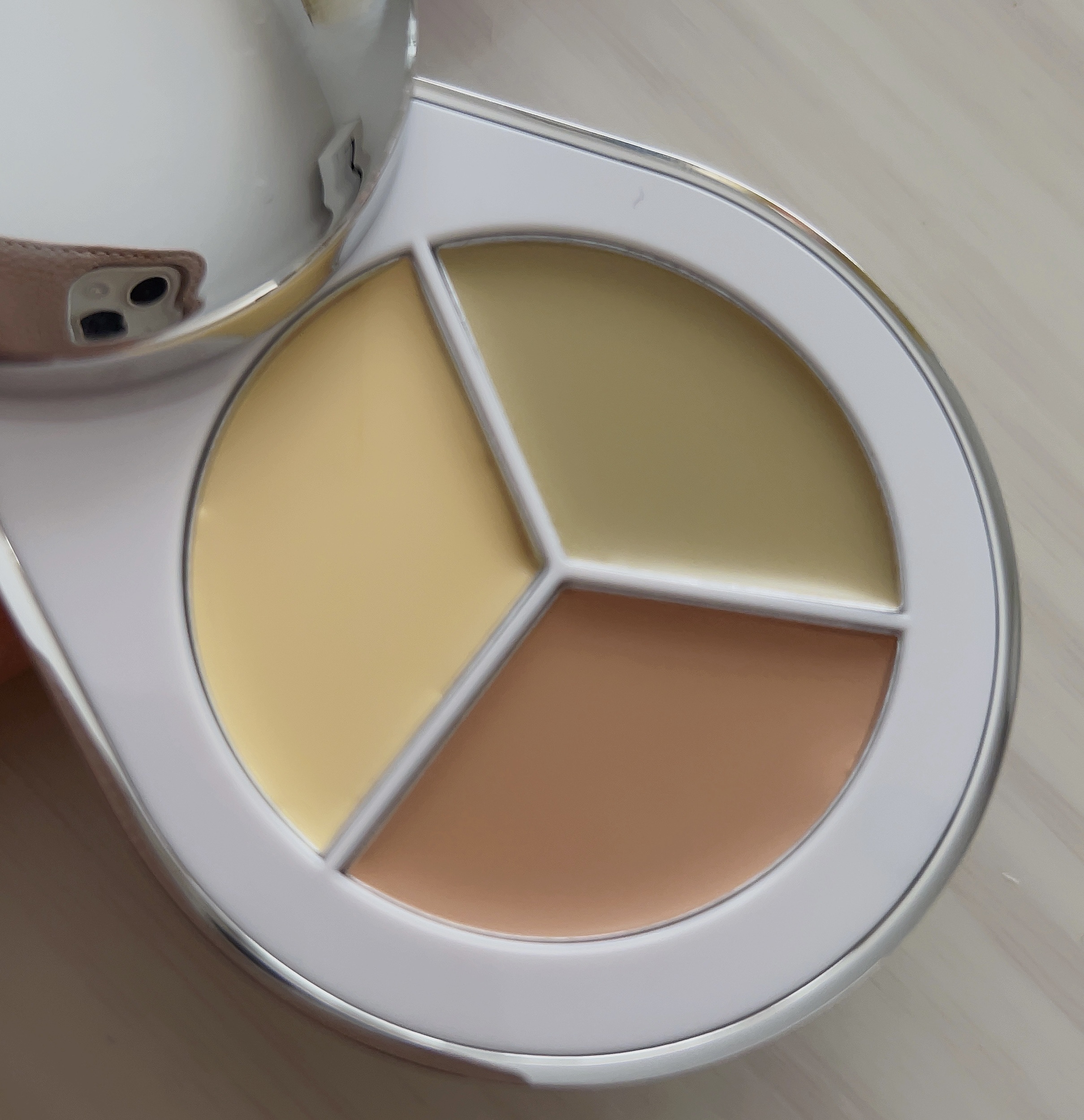 パーフェクトカバー コンシーラーパレット/Dear.A/パレットコンシーラーを使ったクチコミ（2枚目）