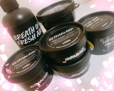 

　今使っている　LUSHの紹介です♡

    すぐ、ライン使いしたくなって
　全部購入するのですが、

　1. 俳句
　2.毎日が晩餐
　3.オーシャンヴェールウォーター
　4.抱擁の満月　（写真