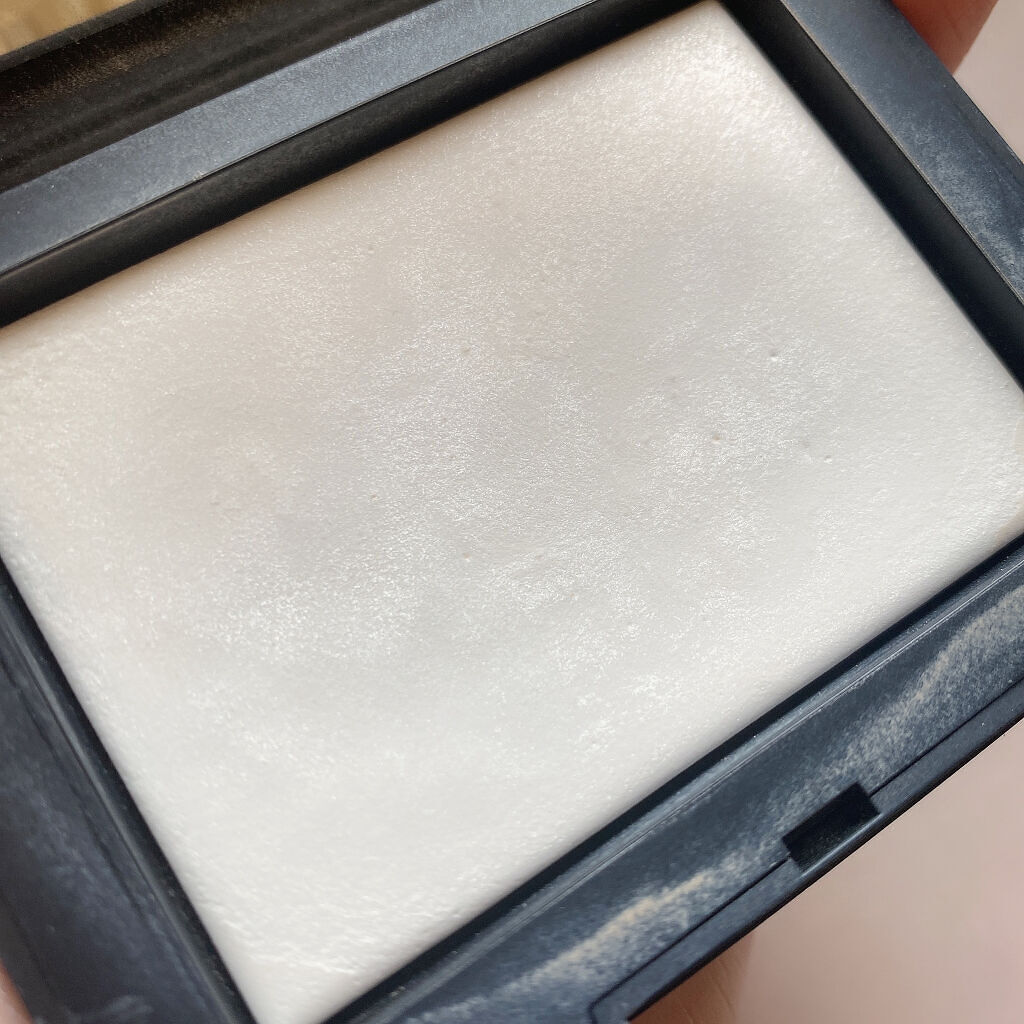 ライトリフレクティングセッティングパウダー　プレスト　N/NARS/プレストパウダーを使ったクチコミ（2枚目）
