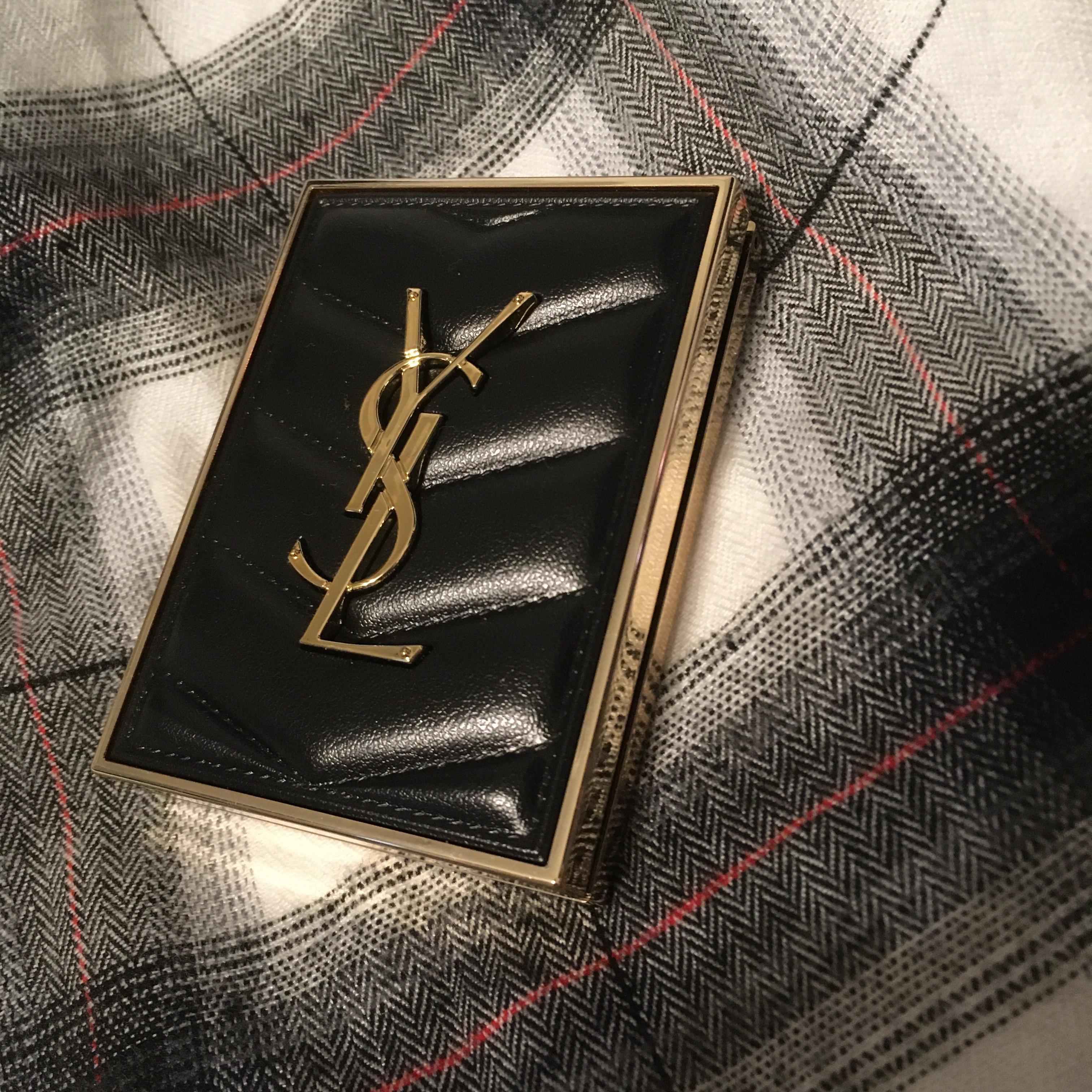 クチュール ミニ クラッチ/YVES SAINT LAURENT BEAUTE/アイシャドウパレットを使ったクチコミ（1枚目）