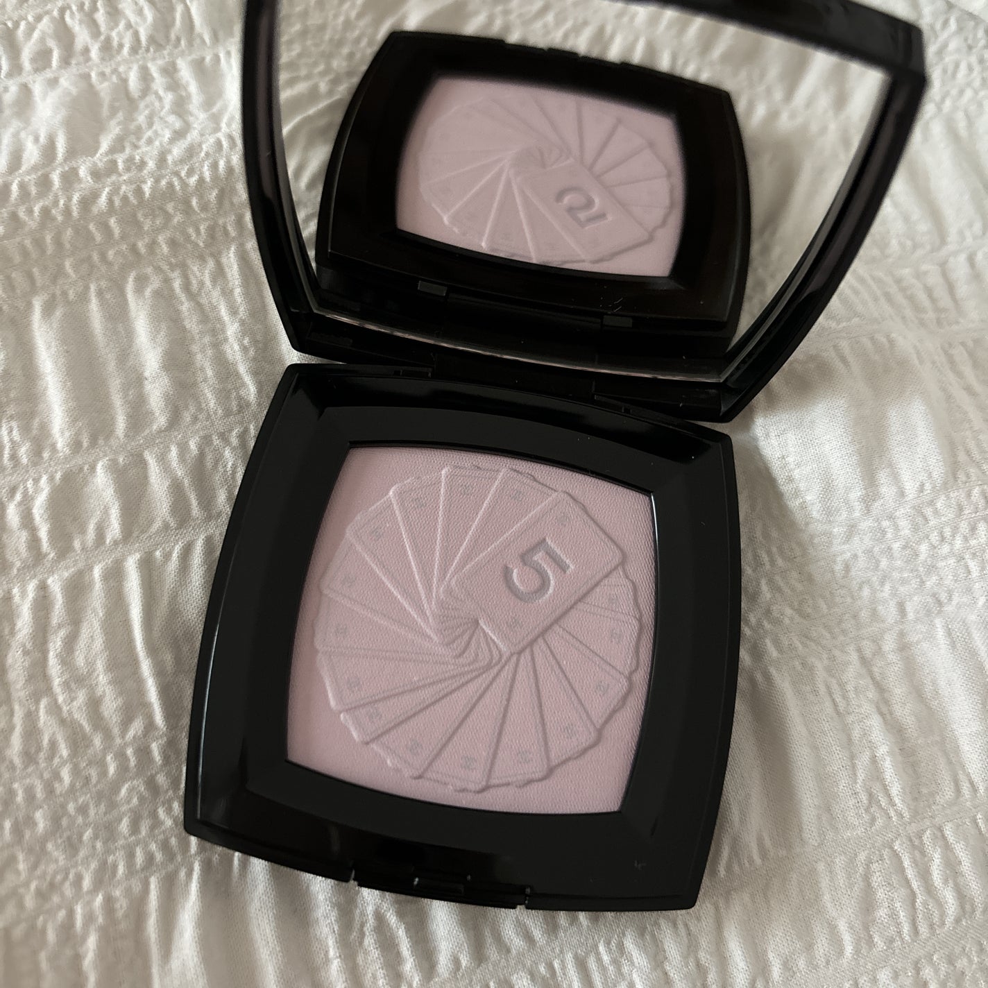 CHANEL レ タロット ドゥシャネル ラヴェンダー チークカラー 新品 レ タロット ドゥ シャネル ラヴェンダー / CHANEL(シャネル) | LIPS