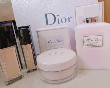 Dior ミス ディオール ボディ ミルクのクチコミ「大好きなDior購入品🤍💗

ずーーーっと欲しかった大本命の
ミスディオールのボディパウダーを.....」（1枚目）