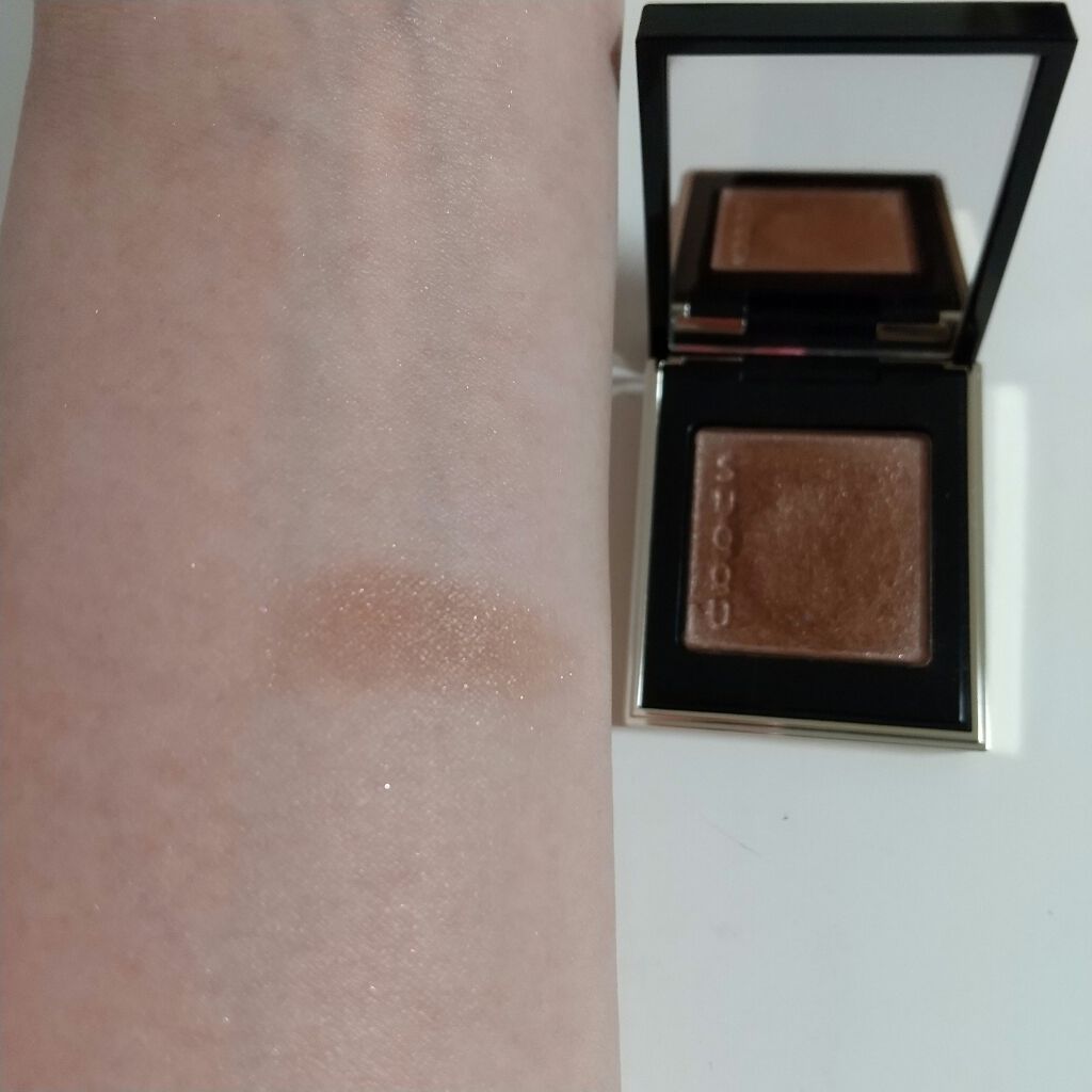 トーン タッチ アイズ/SUQQU/単色アイシャドウを使ったクチコミ(2枚目)