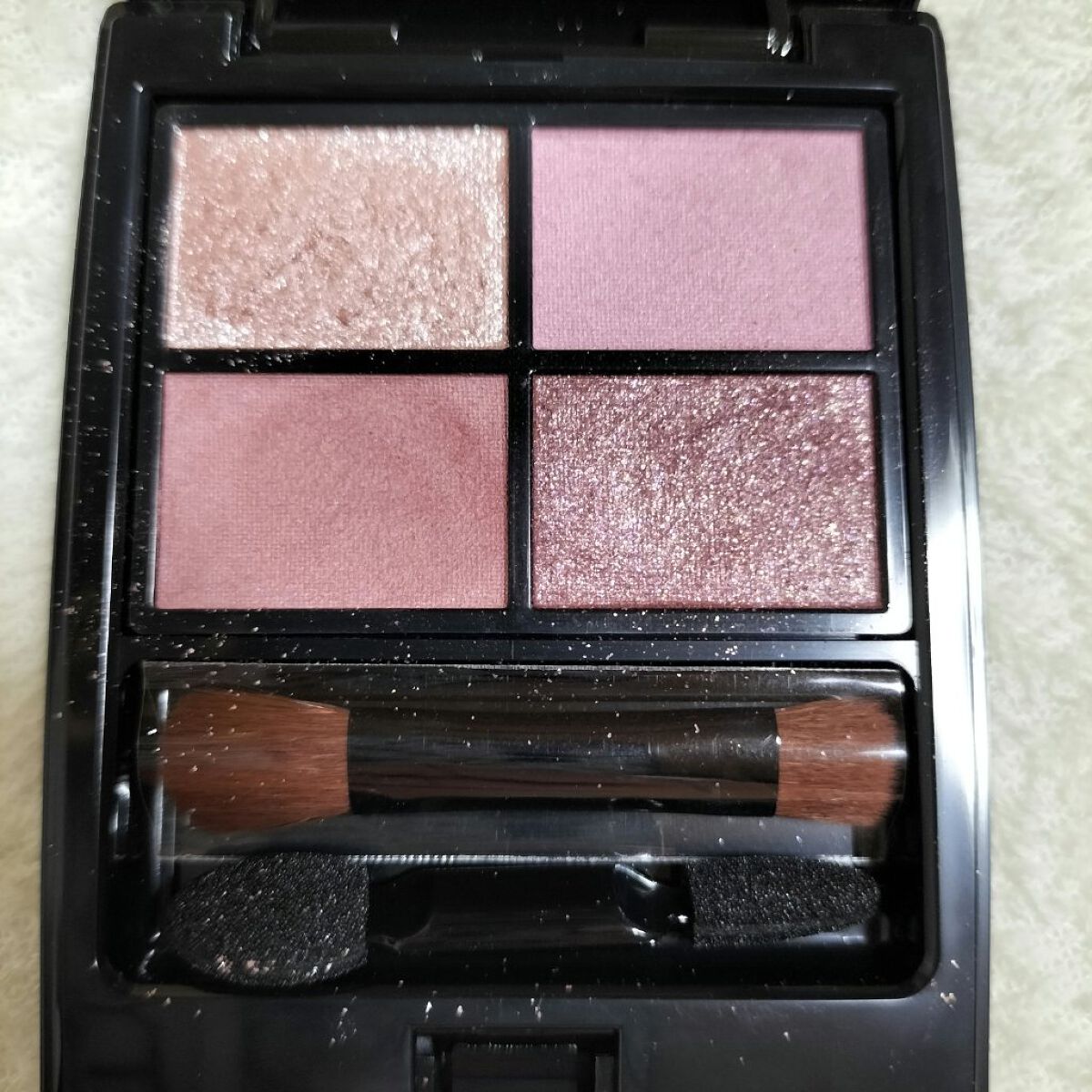ミネラルクラッシィシャドー/エトヴォス/アイシャドウパレットを使ったクチコミ（2枚目）