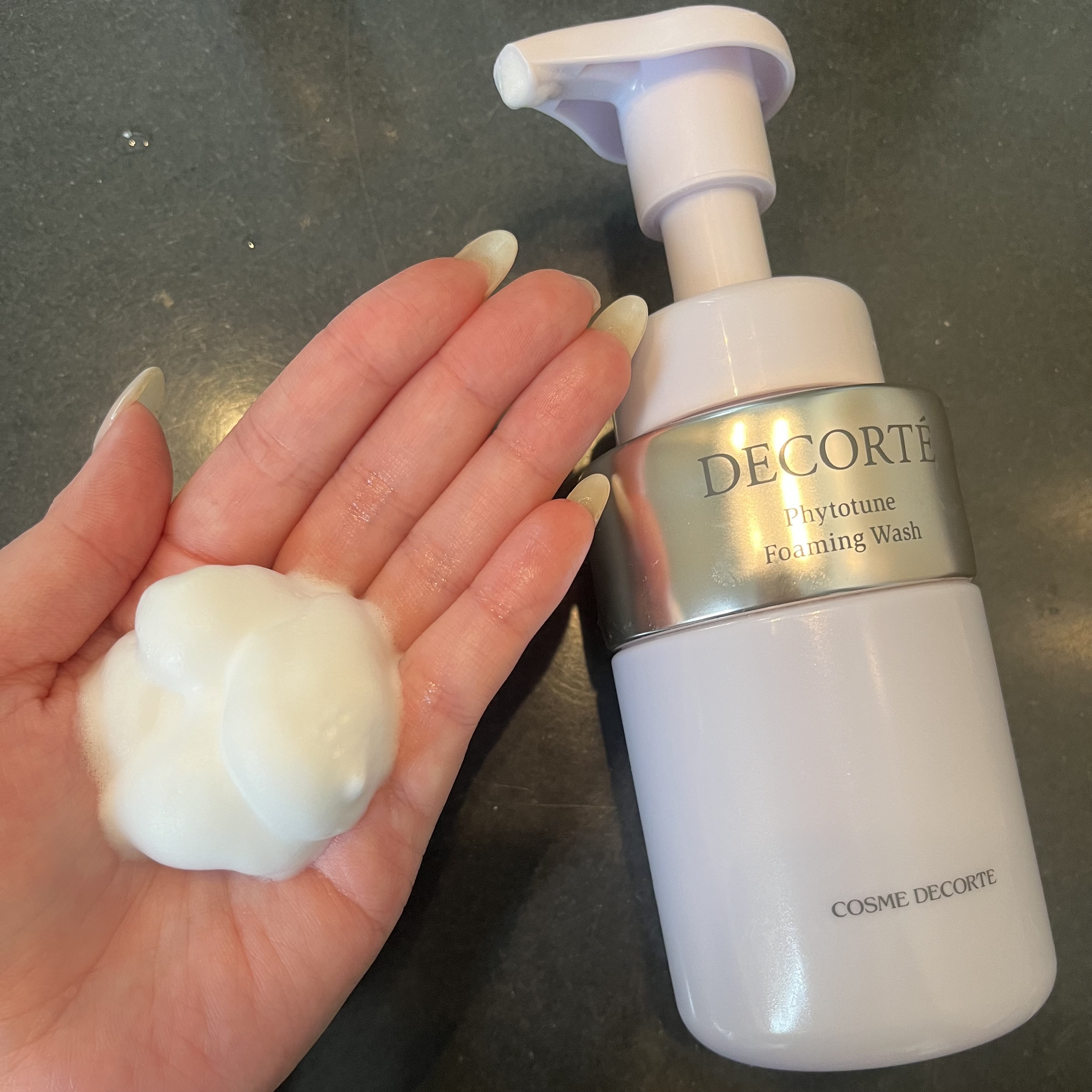 DECORTÉ フィトチューン フォーミング ウォッシュのクチコミ「DECORTÉ　フィトチューン フォーミング ウォッシュ

おすすめ泡洗顔！🫧
私は夜スキンケ.....」（2枚目）