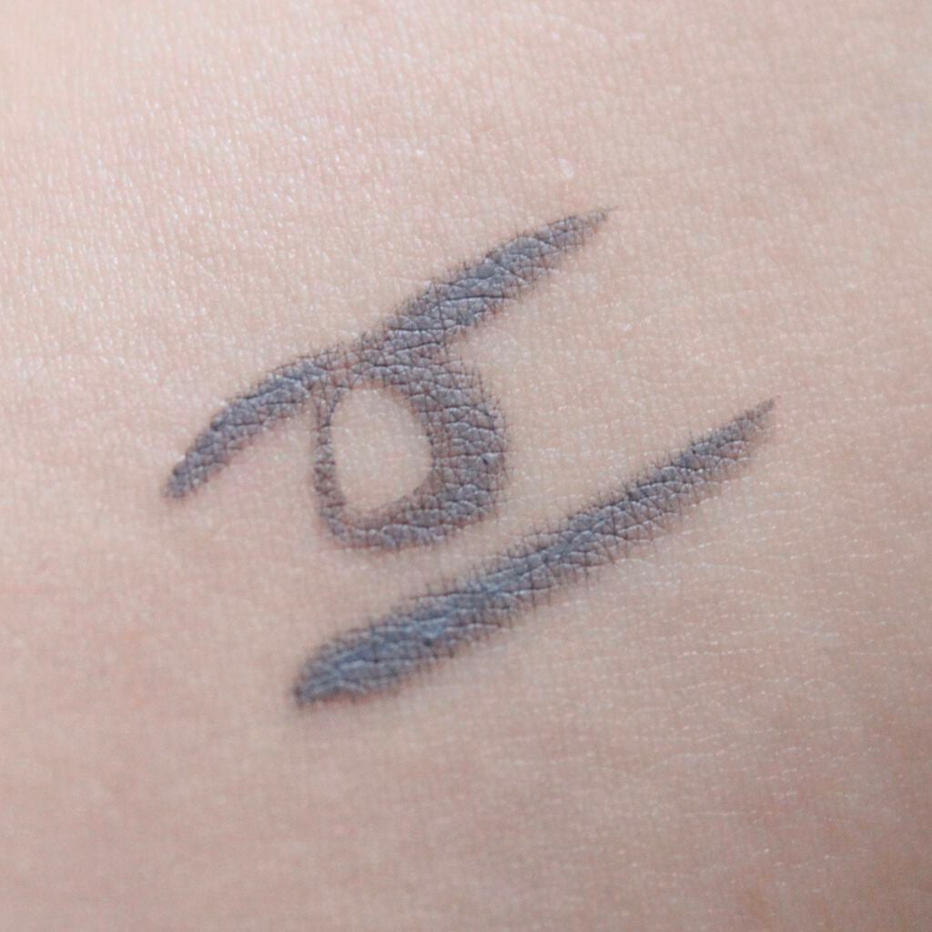 カラーインパクト リキッドライナー/Visée/リキッドアイライナーを使ったクチコミ(3枚目)