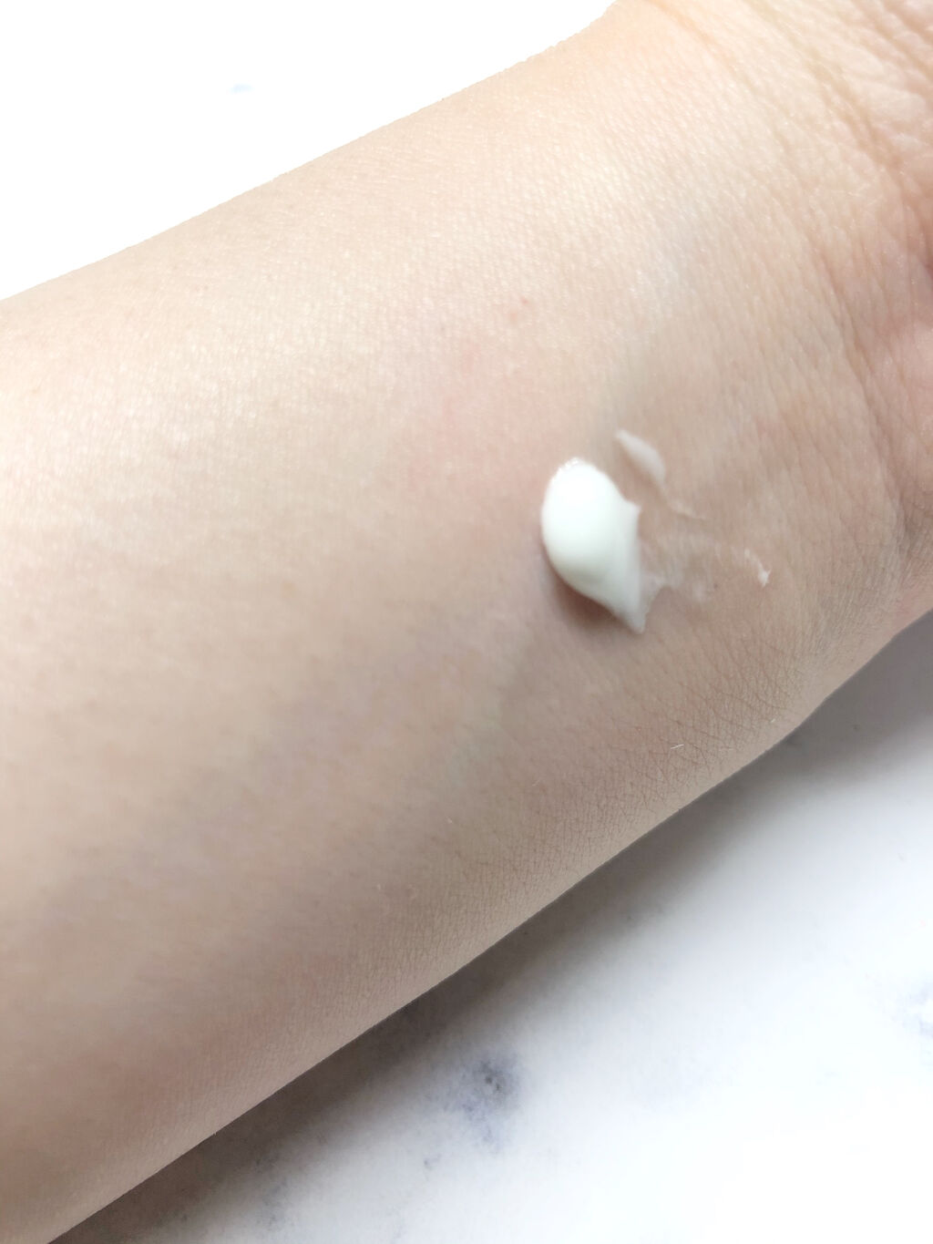 プロテクティブ UVエッセンス/excel/日焼け止めローションを使ったクチコミ（2枚目）