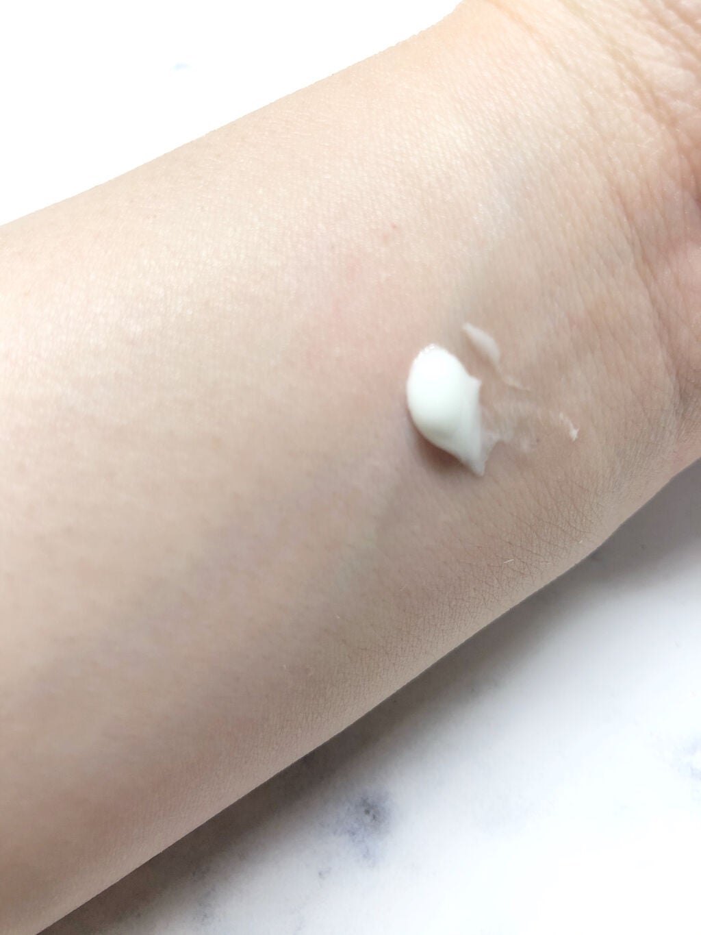 プロテクティブ UVエッセンス/excel/日焼け止めローションを使ったクチコミ(2枚目)